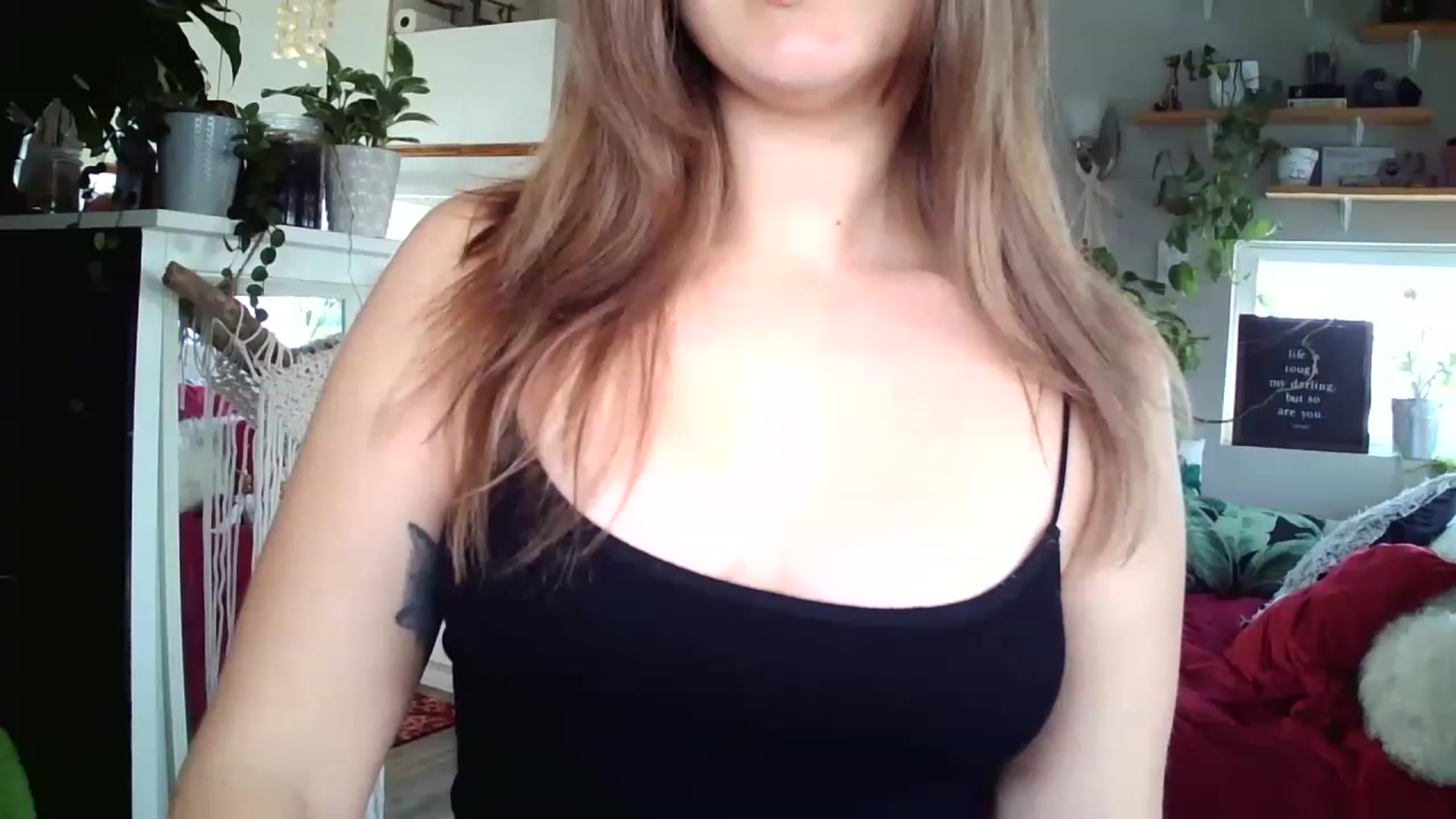 Gallery image thumbnail from Sexylexi211's myfreecams stream on, 11/18/2022, 16:32 image 4 of 20