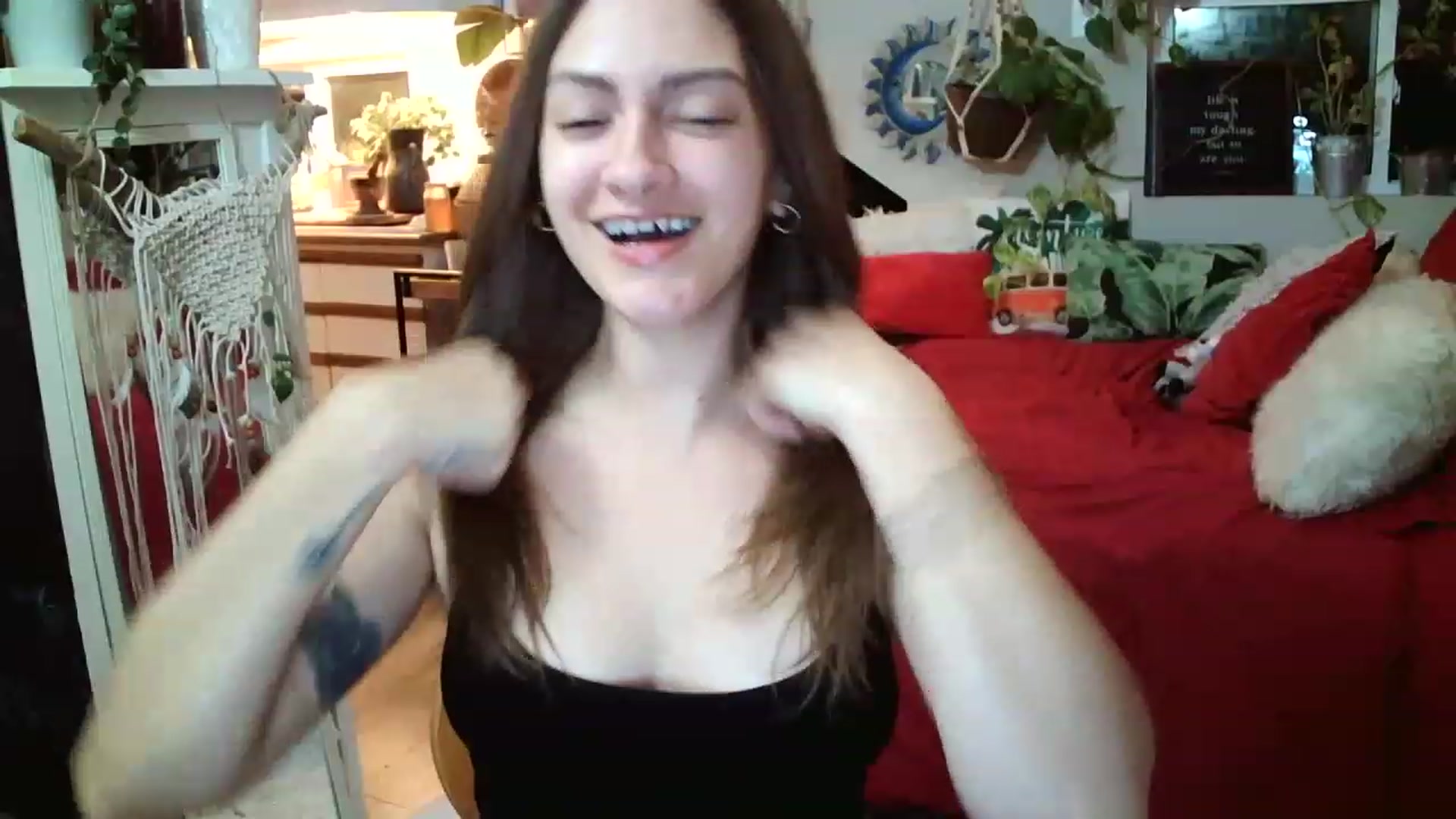 Gallery image thumbnail from Sexylexi211's myfreecams stream on, 11/19/2022, 06:32 image 2 of 20