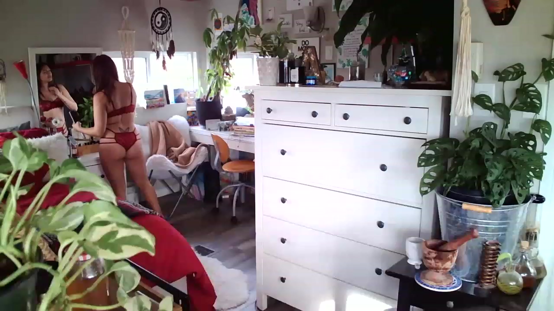 Gallery image thumbnail from Sexylexi211's myfreecams stream on, 11/19/2022, 19:40 image 5 of 20