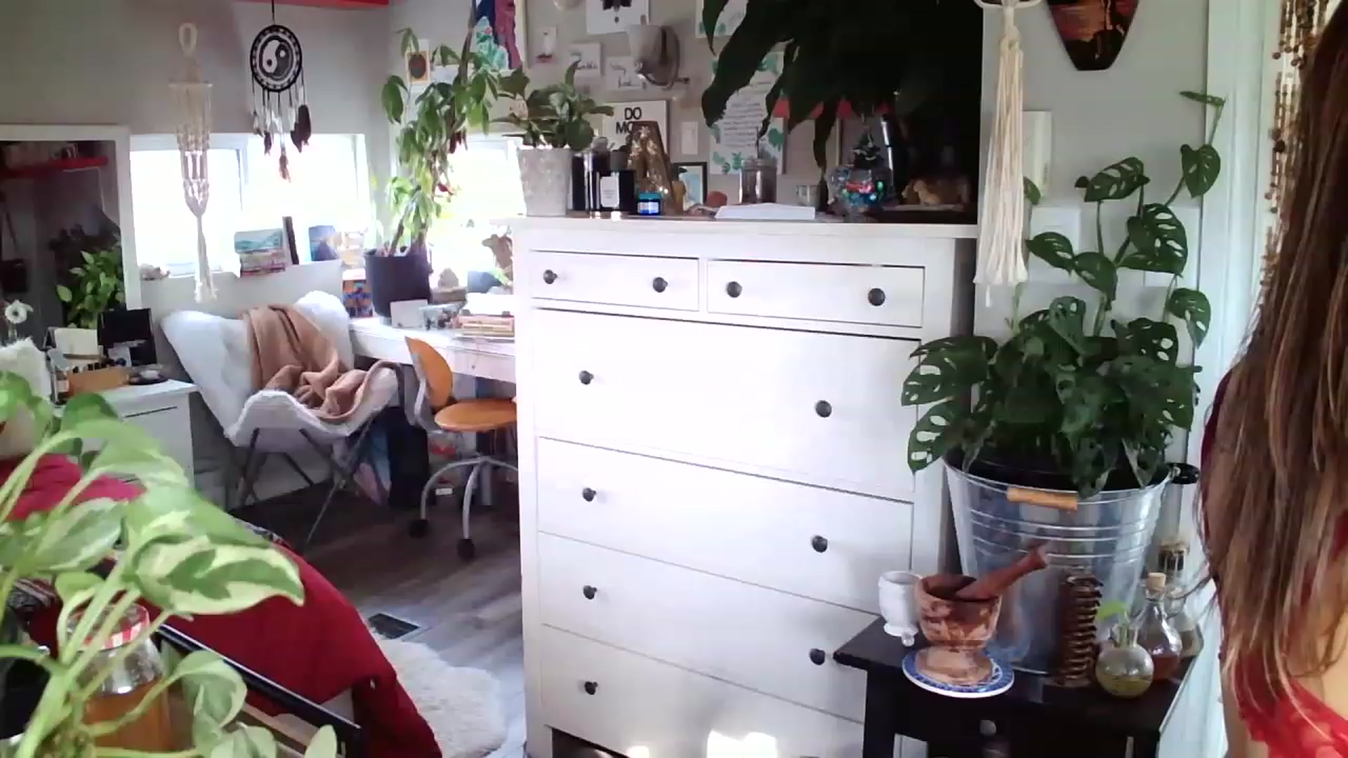 Gallery image thumbnail from Sexylexi211's myfreecams stream on, 11/19/2022, 19:40 image 1 of 20