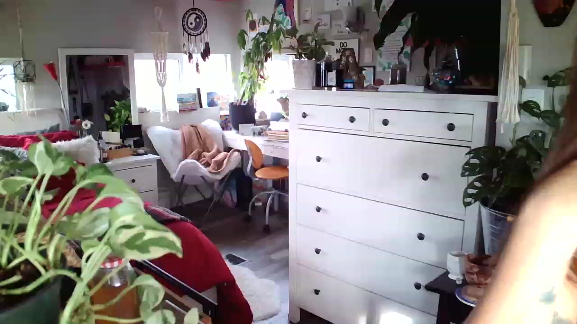 Gallery image thumbnail from Sexylexi211's myfreecams stream on, 11/19/2022, 19:40 image 4 of 20