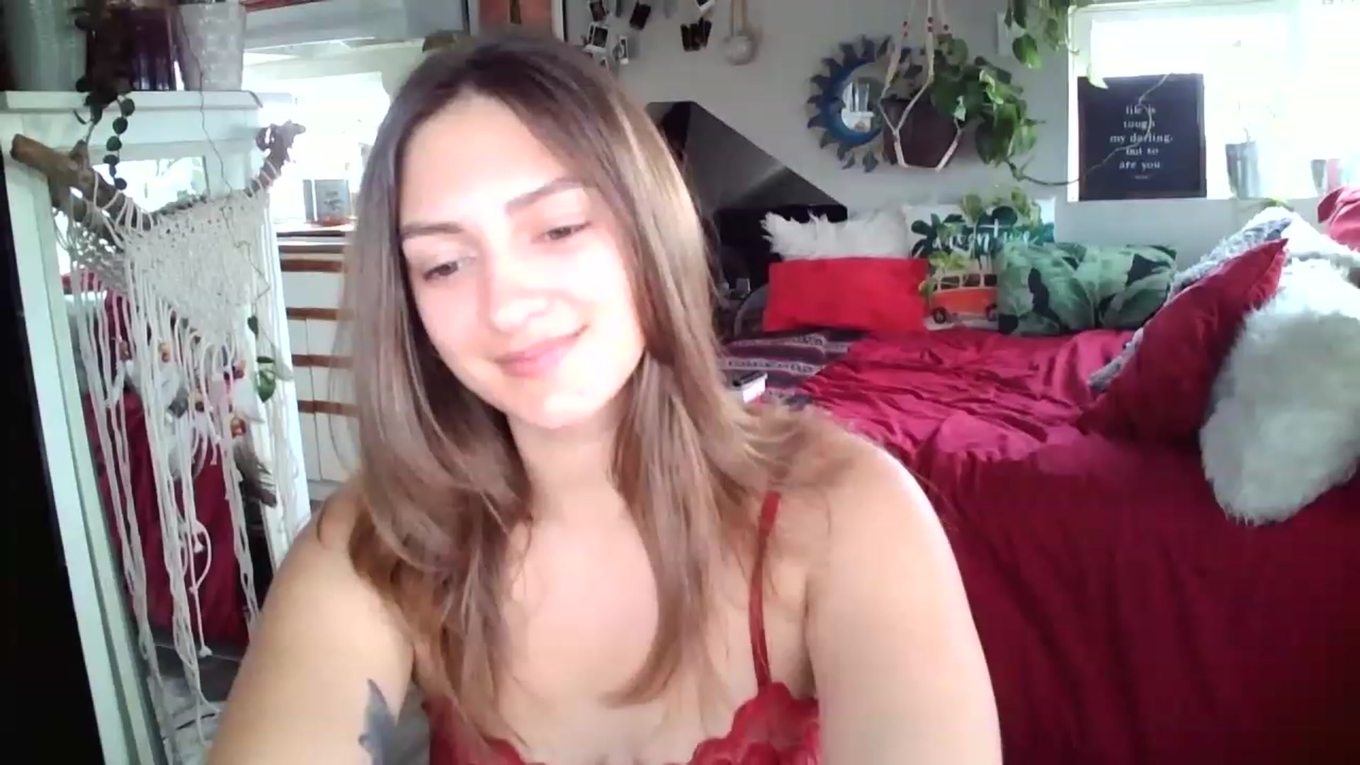 Gallery image thumbnail from Sexylexi211's myfreecams stream on, 11/19/2022, 19:40 image 19 of 20