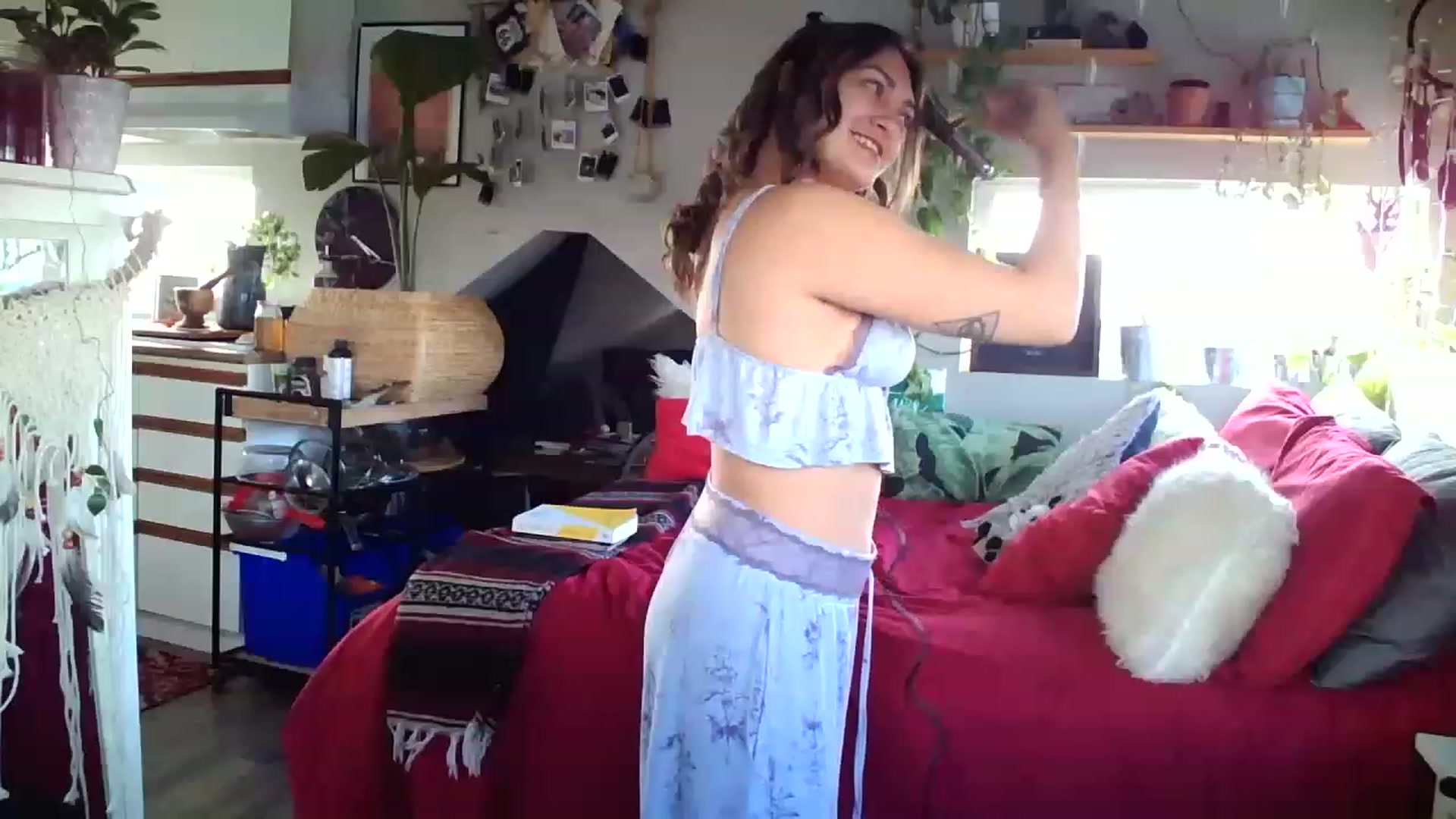 Gallery image thumbnail from Sexylexi211's myfreecams stream on, 11/20/2022, 18:35 image 9 of 20