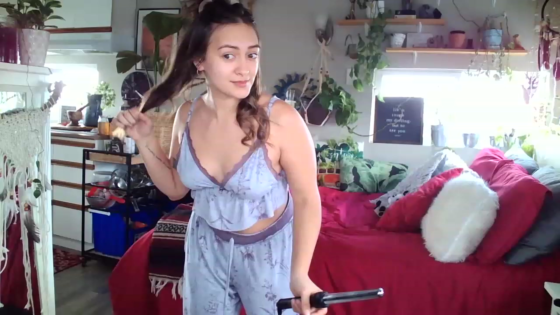 Gallery image thumbnail from Sexylexi211's myfreecams stream on, 11/20/2022, 18:35 image 7 of 20
