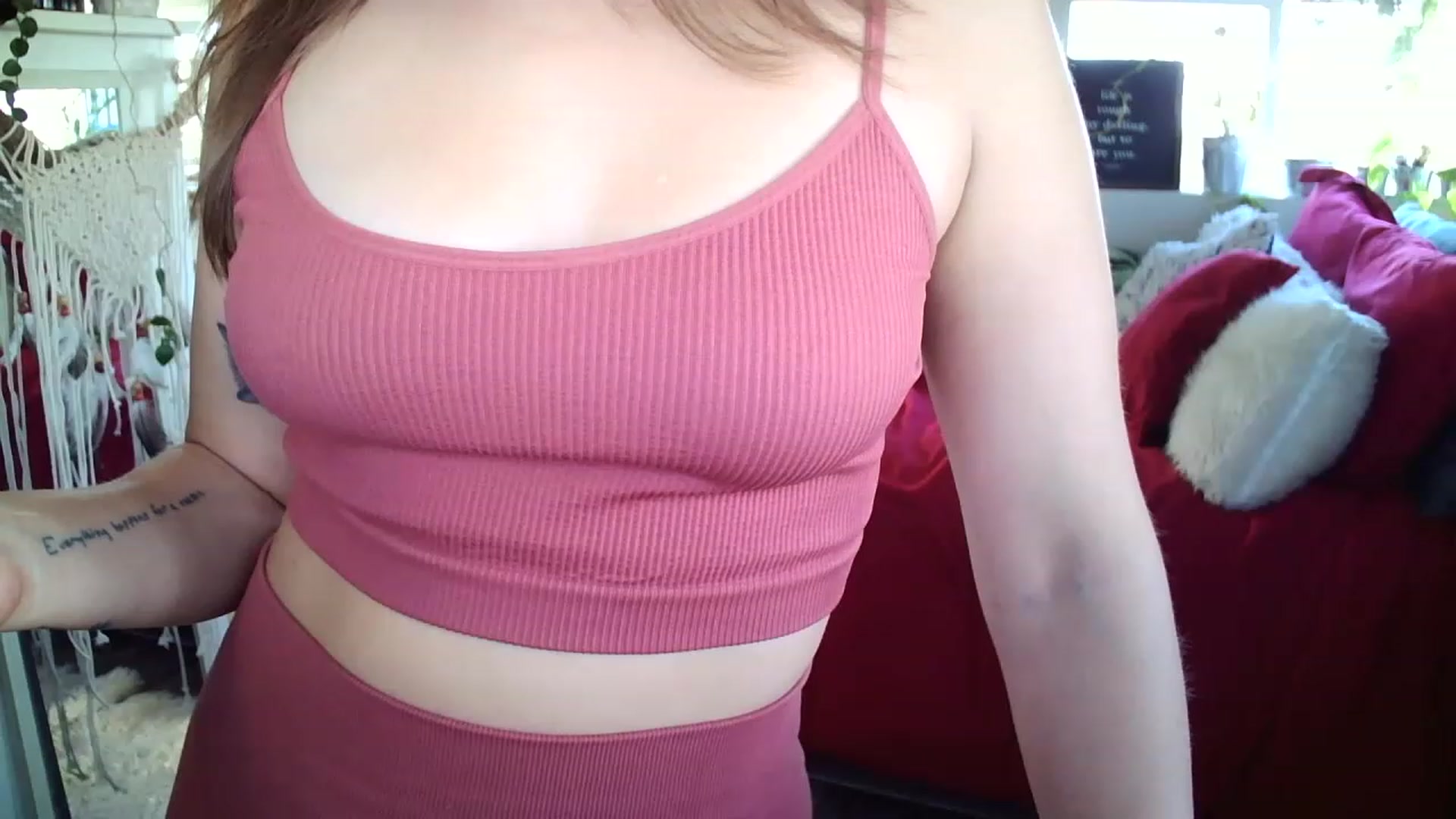 Gallery image thumbnail from Sexylexi211's myfreecams stream on, 11/21/2022, 17:36 image 5 of 20