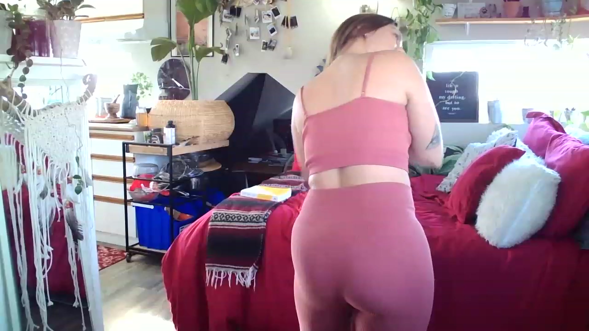 Gallery image thumbnail from Sexylexi211's myfreecams stream on, 11/21/2022, 17:36 image 14 of 20