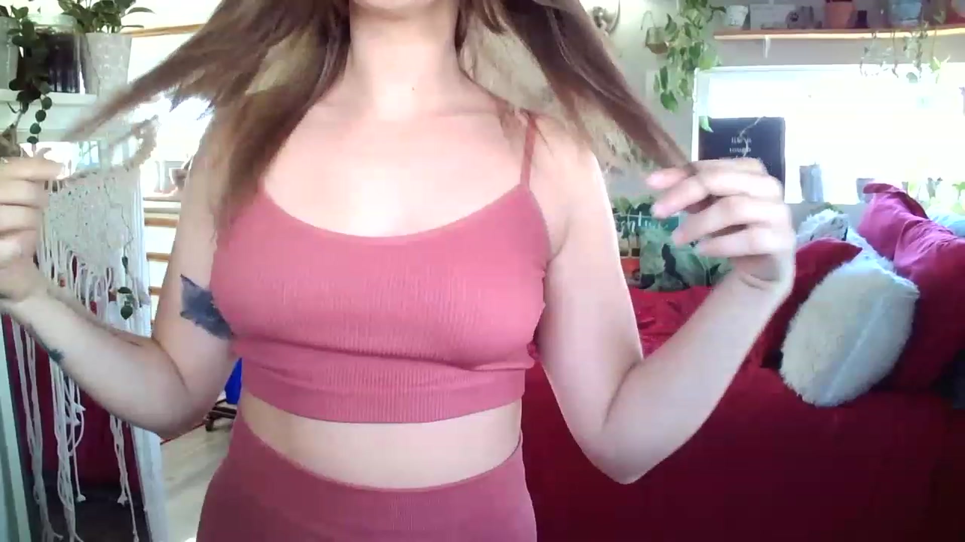 Gallery image thumbnail from Sexylexi211's myfreecams stream on, 11/21/2022, 17:36 image 17 of 20