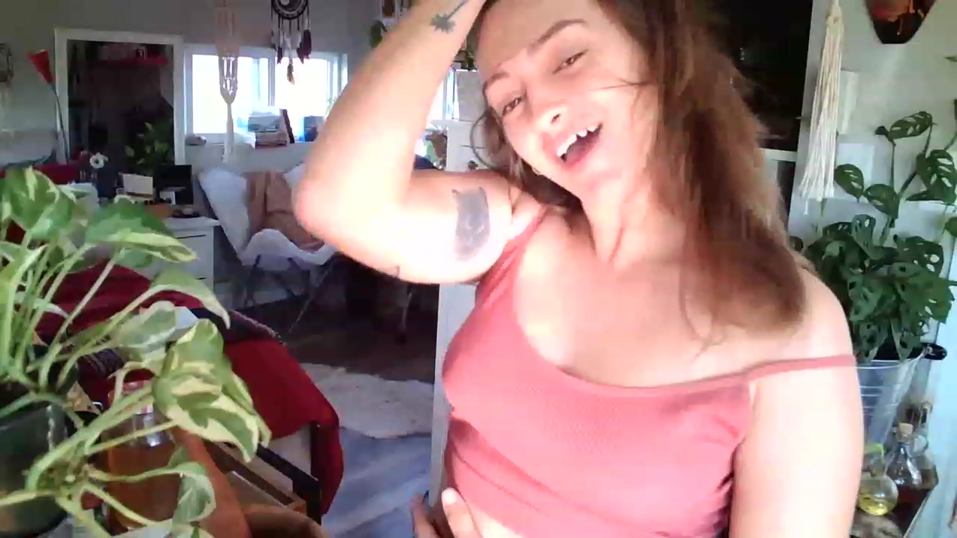 Gallery image thumbnail from Sexylexi211's myfreecams stream on, 11/21/2022, 18:35 image 12 of 20
