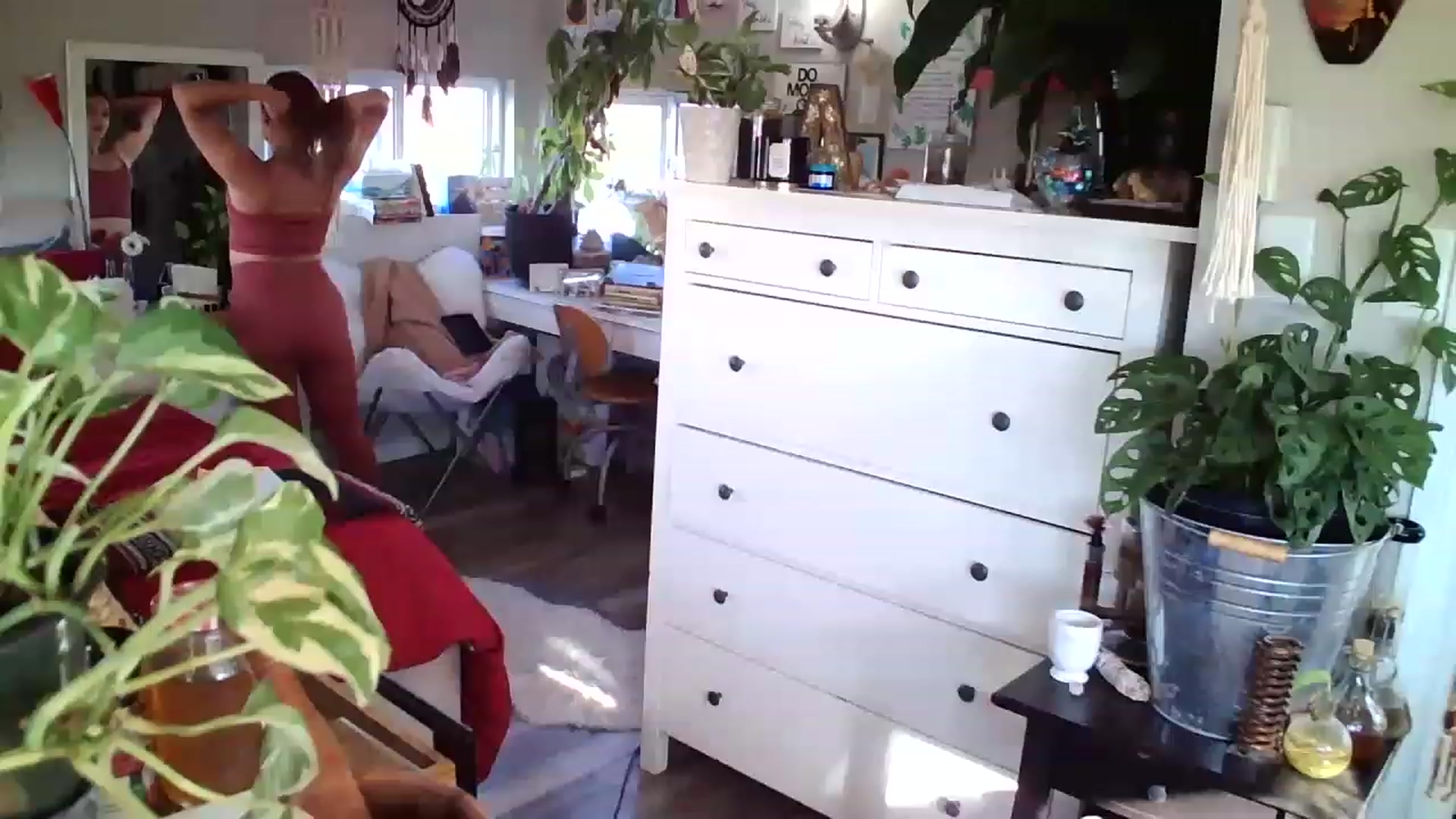 Gallery image thumbnail from Sexylexi211's myfreecams stream on, 11/21/2022, 18:35 image 16 of 20
