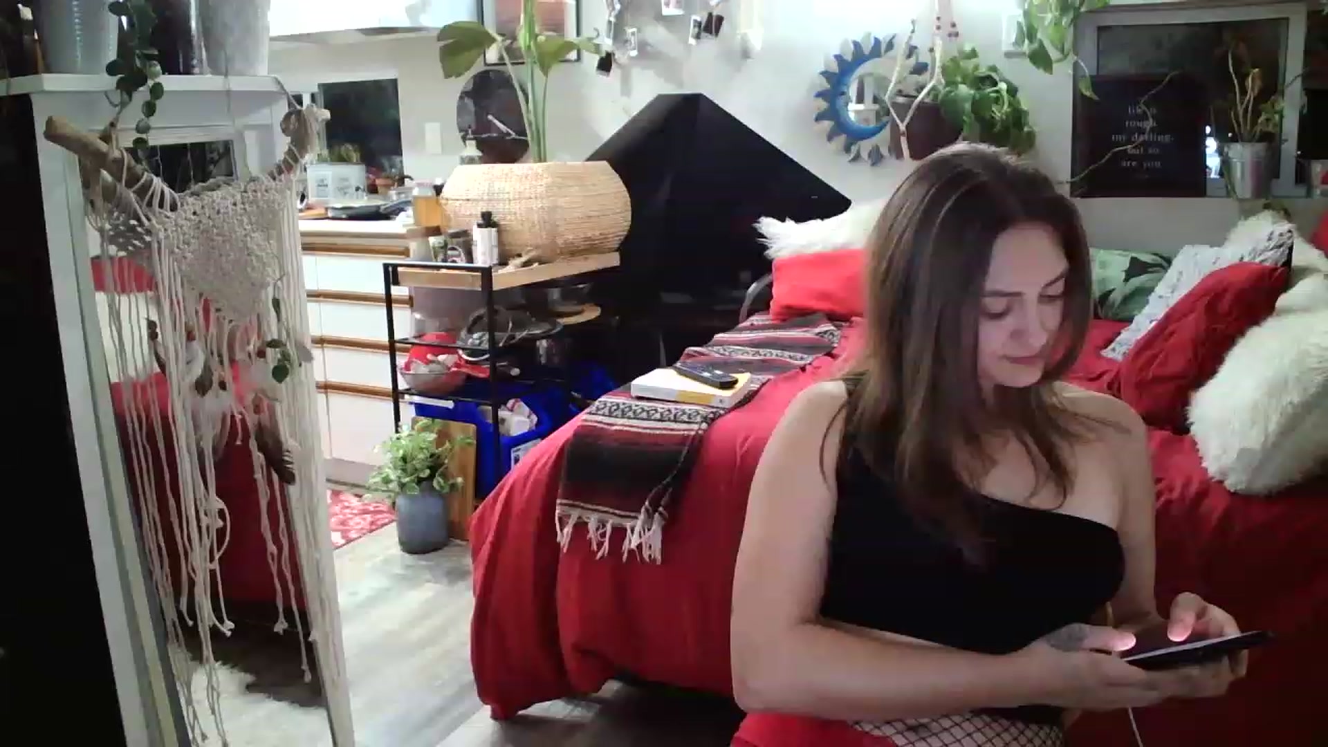 Gallery image thumbnail from Sexylexi211's myfreecams stream on, 11/22/2022, 03:14 image 19 of 20