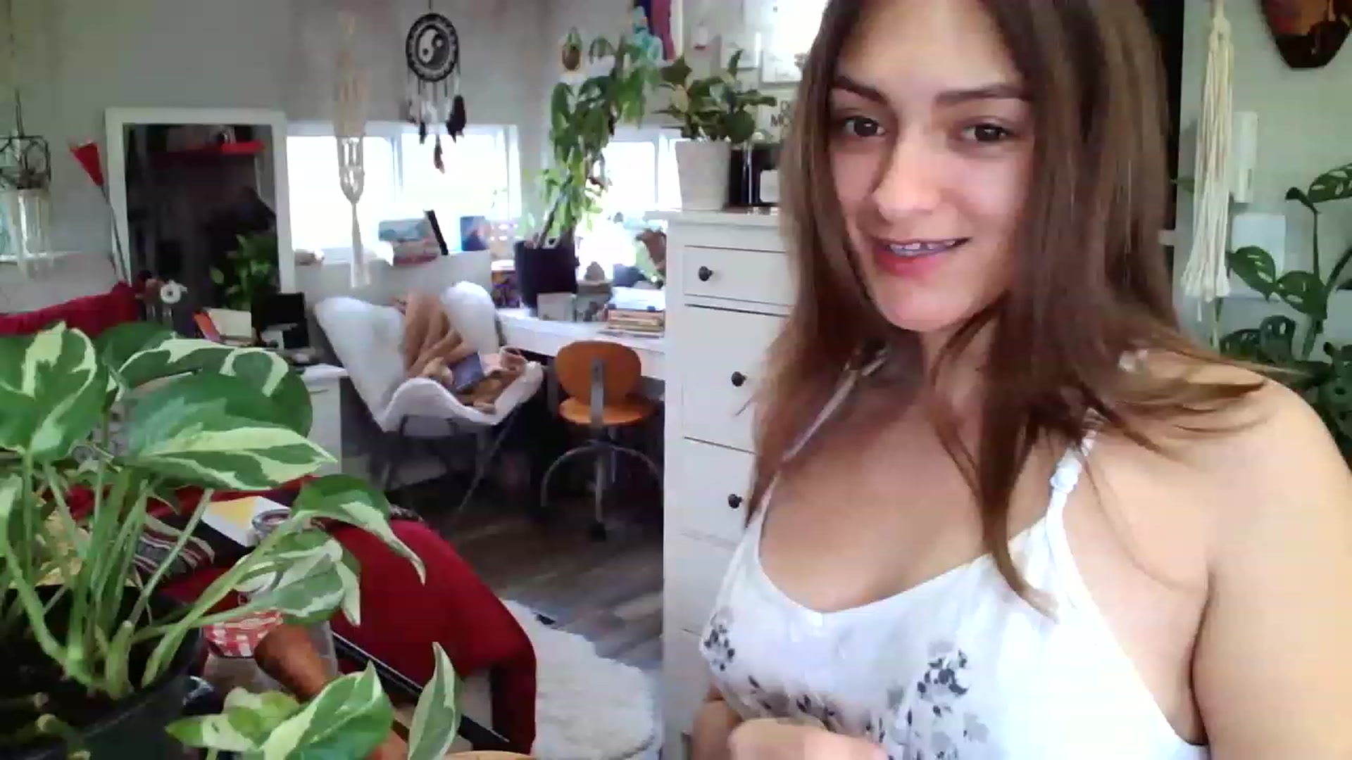 Gallery image thumbnail from Sexylexi211's myfreecams stream on, 11/22/2022, 16:38 image 16 of 20