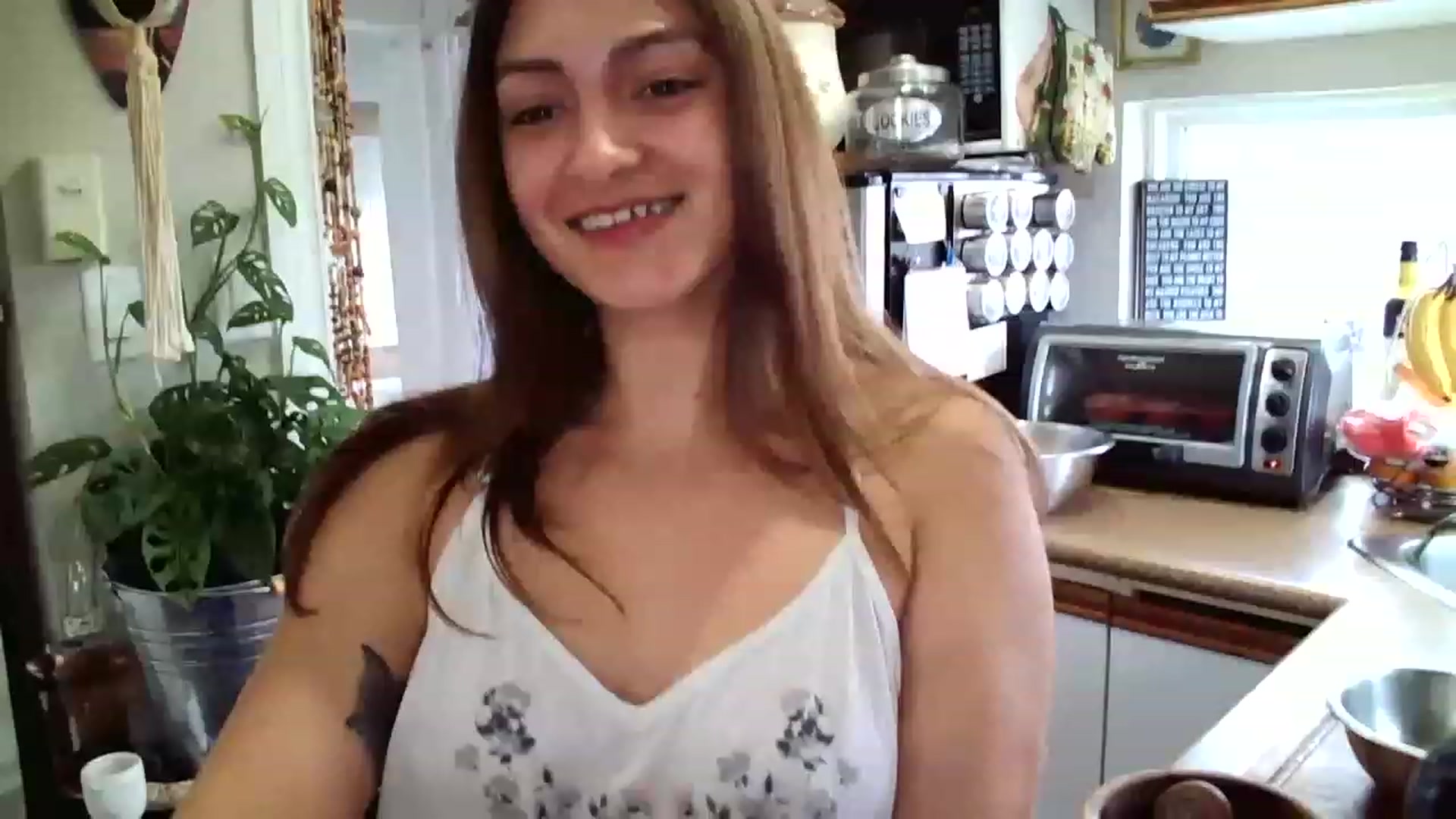 Gallery image thumbnail from Sexylexi211's myfreecams stream on, 11/22/2022, 16:38 image 10 of 20