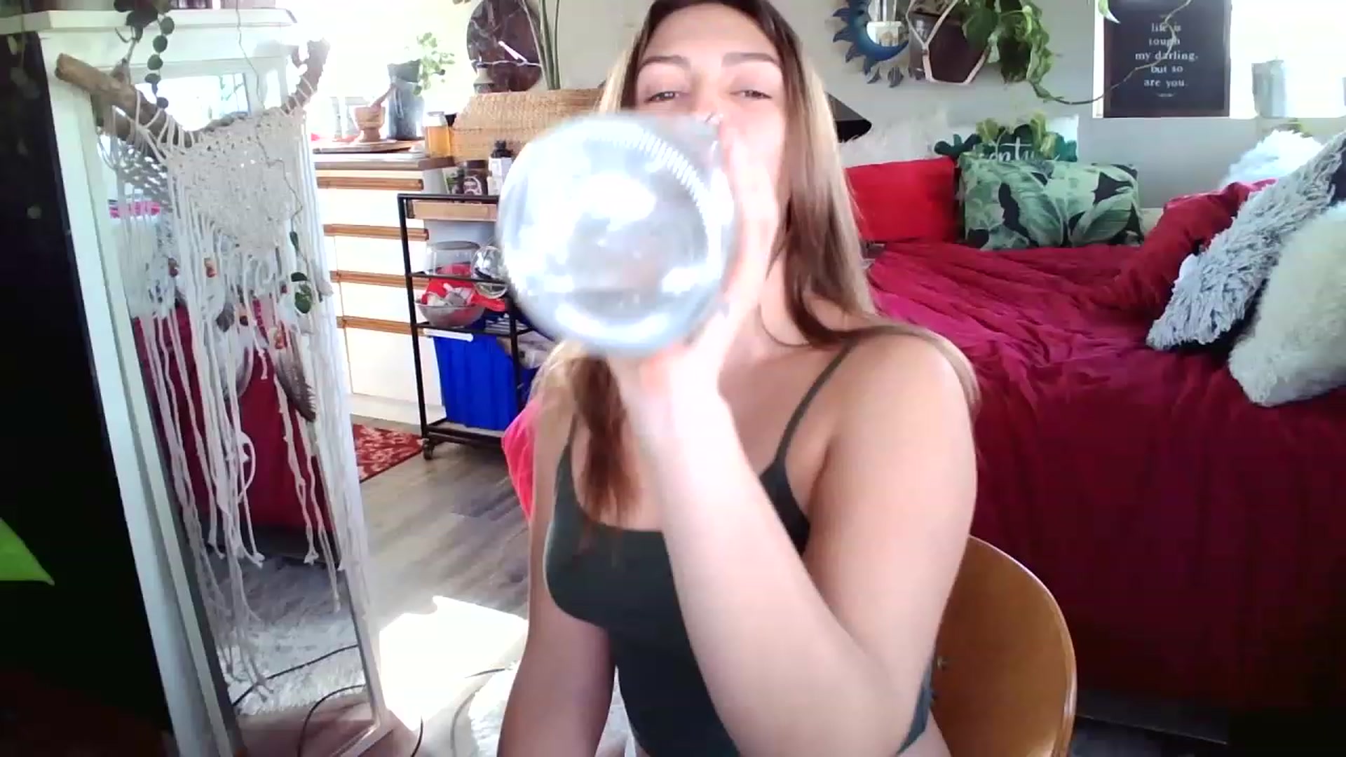 Gallery image thumbnail from Sexylexi211's myfreecams stream on, 11/23/2022, 17:46 image 18 of 20