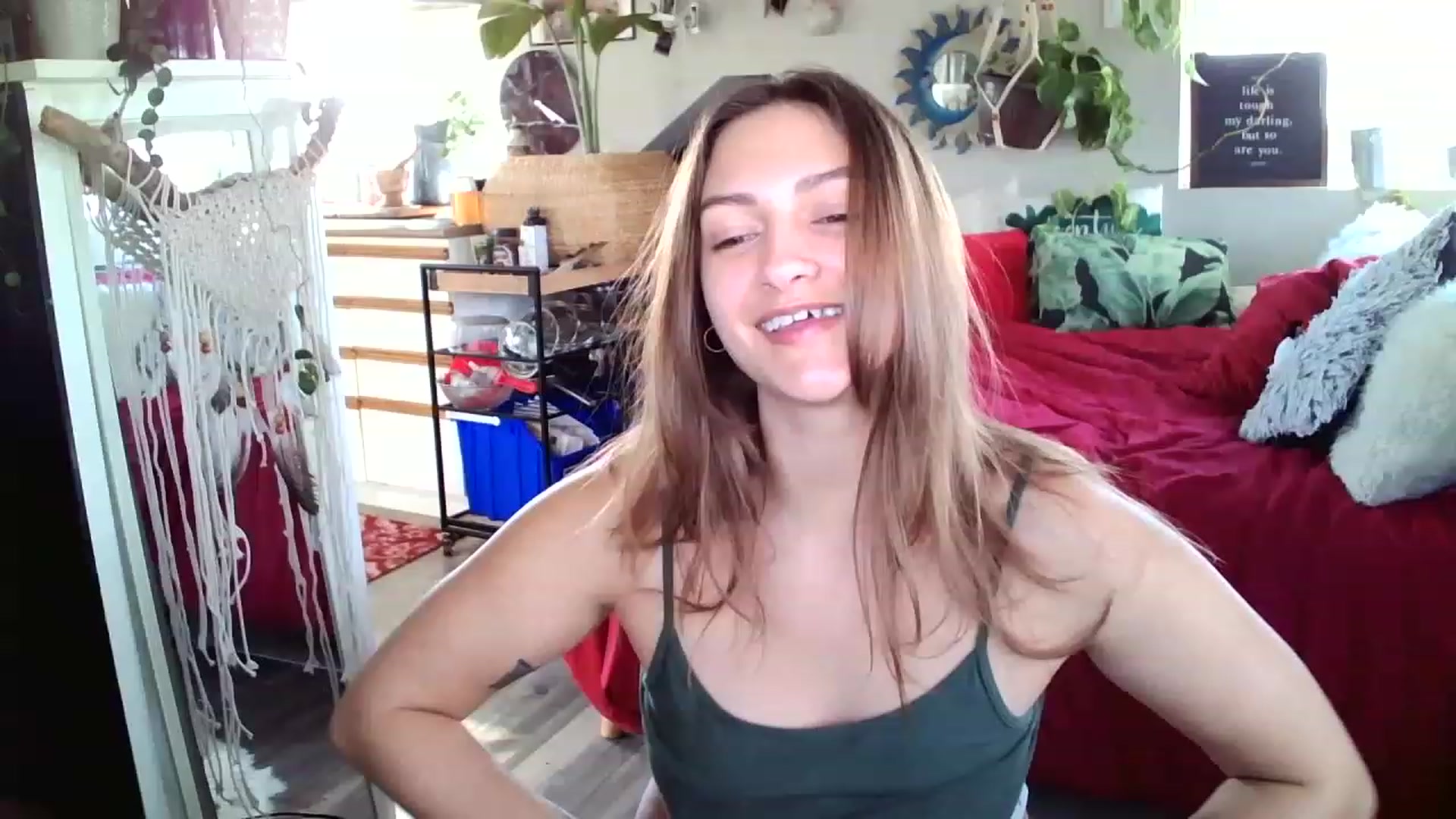 Gallery image thumbnail from Sexylexi211's myfreecams stream on, 11/23/2022, 18:10 image 13 of 20