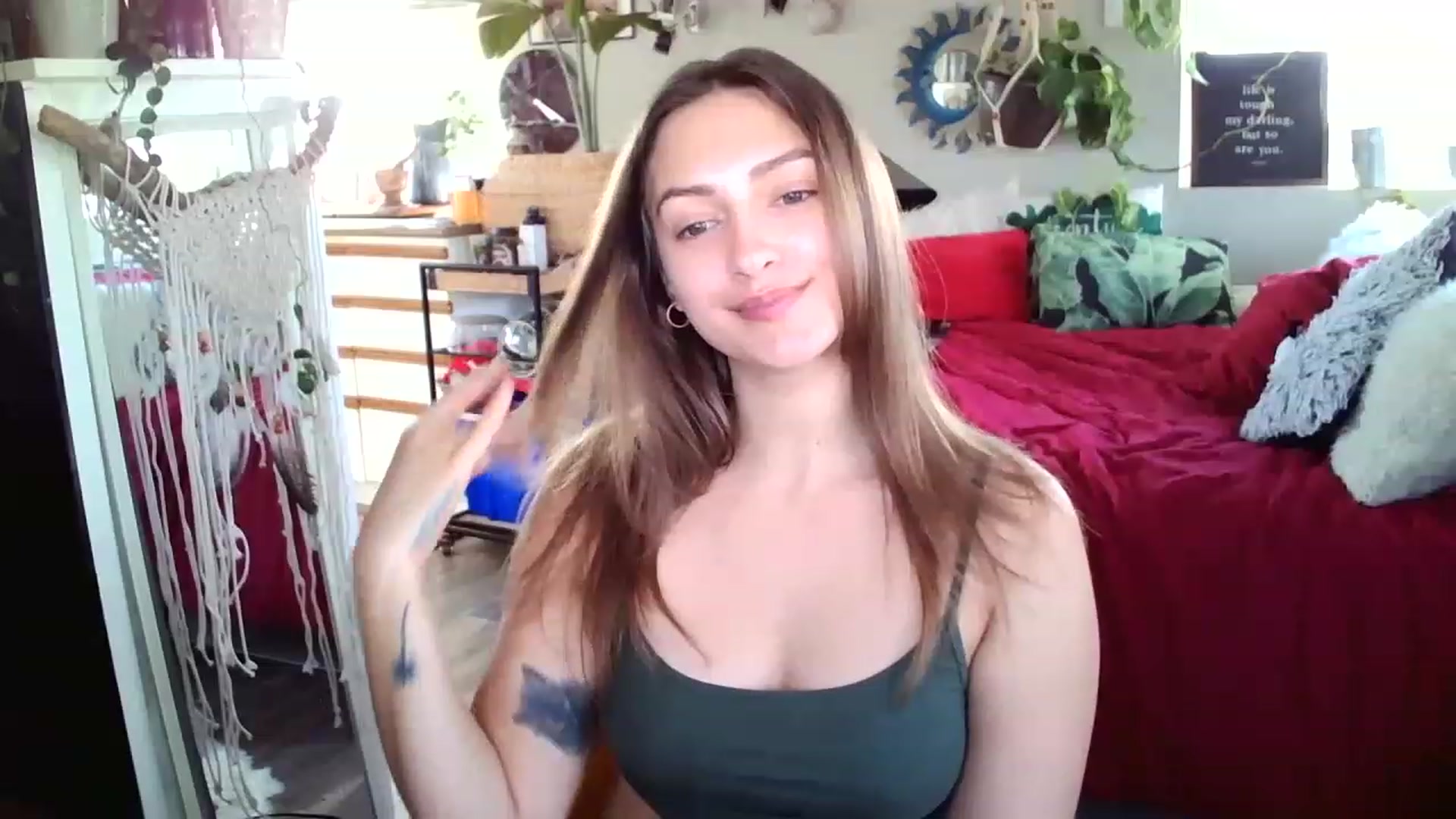 Gallery image thumbnail from Sexylexi211's myfreecams stream on, 11/23/2022, 18:10 image 17 of 20
