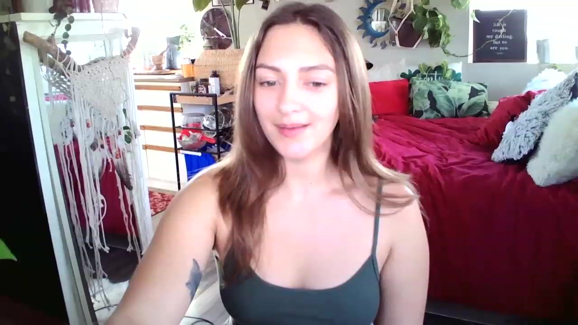Gallery image thumbnail from Sexylexi211's myfreecams stream on, 11/23/2022, 18:10 image 1 of 20