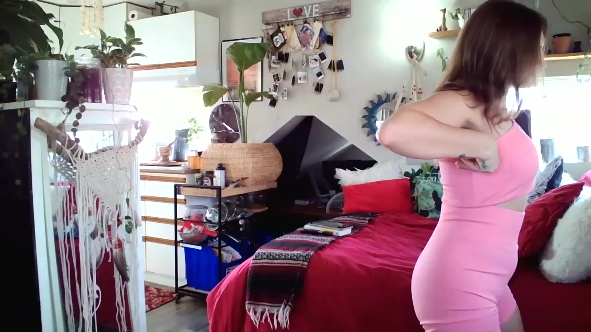 Gallery image thumbnail from Sexylexi211's myfreecams stream on, 11/24/2022, 18:52 image 2 of 20