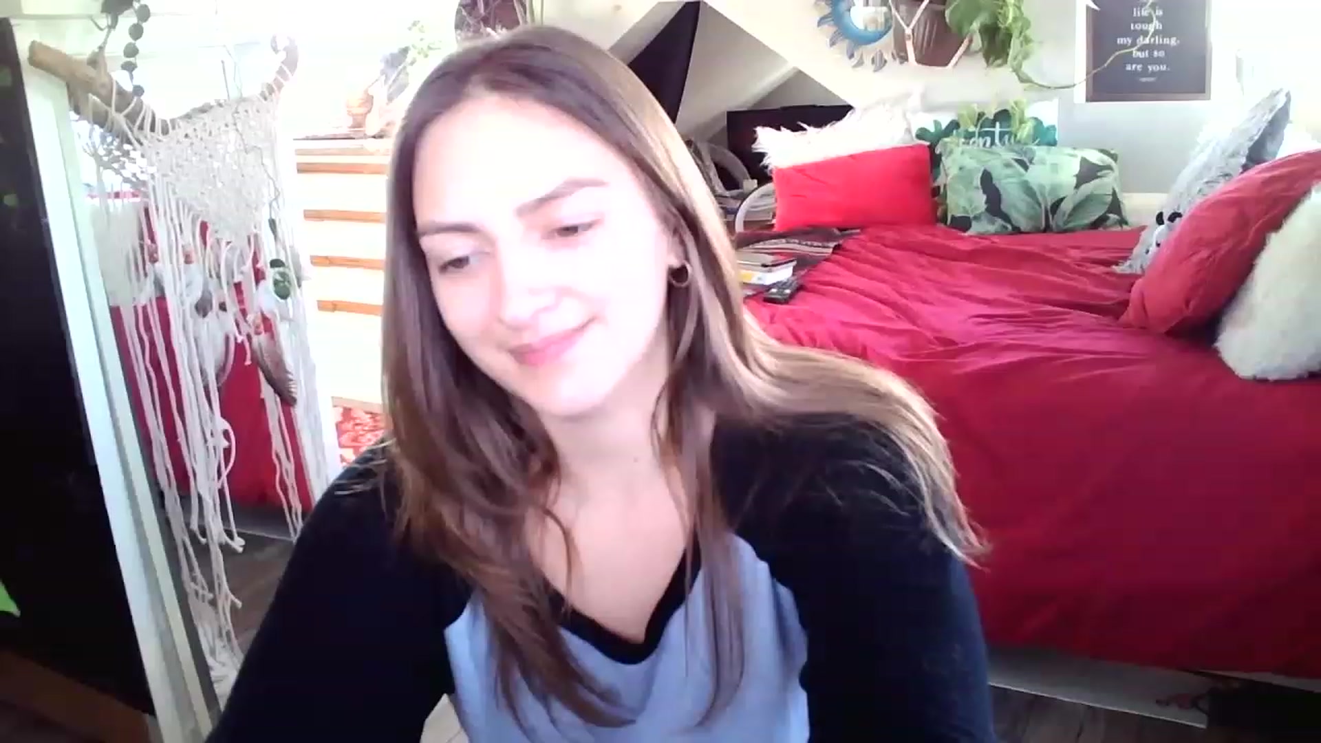 Gallery image thumbnail from Sexylexi211's myfreecams stream on, 11/24/2022, 19:19 image 18 of 20