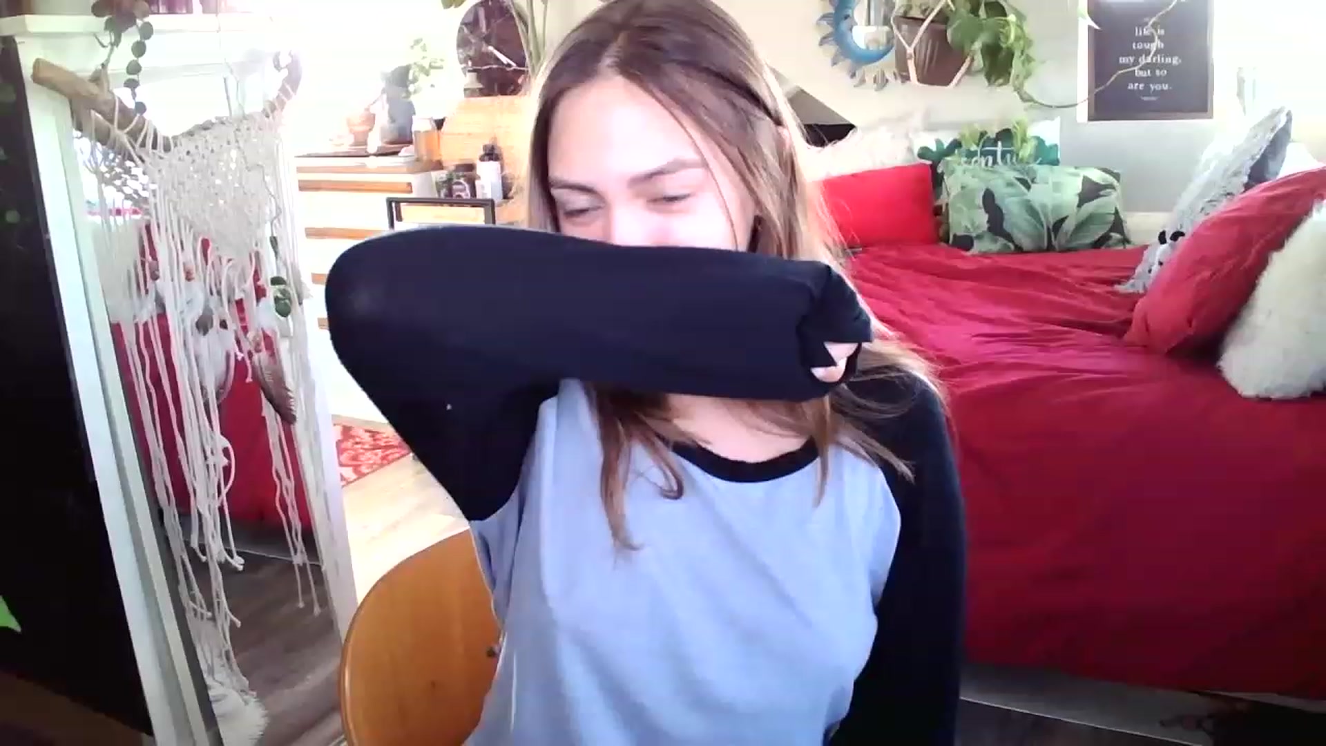 Gallery image thumbnail from Sexylexi211's myfreecams stream on, 11/24/2022, 19:19 image 19 of 20