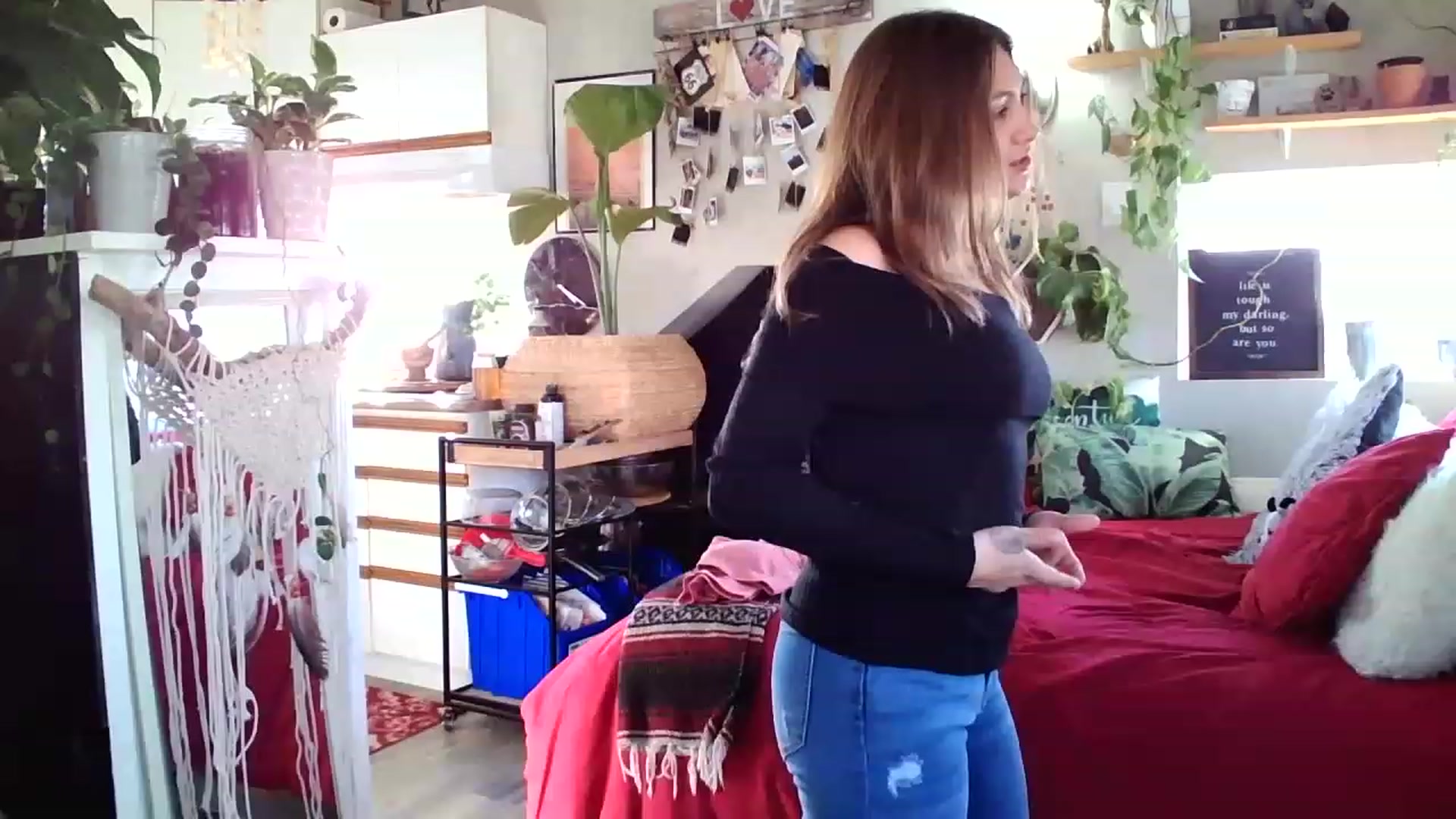 Gallery image thumbnail from Sexylexi211's myfreecams stream on, 11/24/2022, 19:19 image 1 of 20