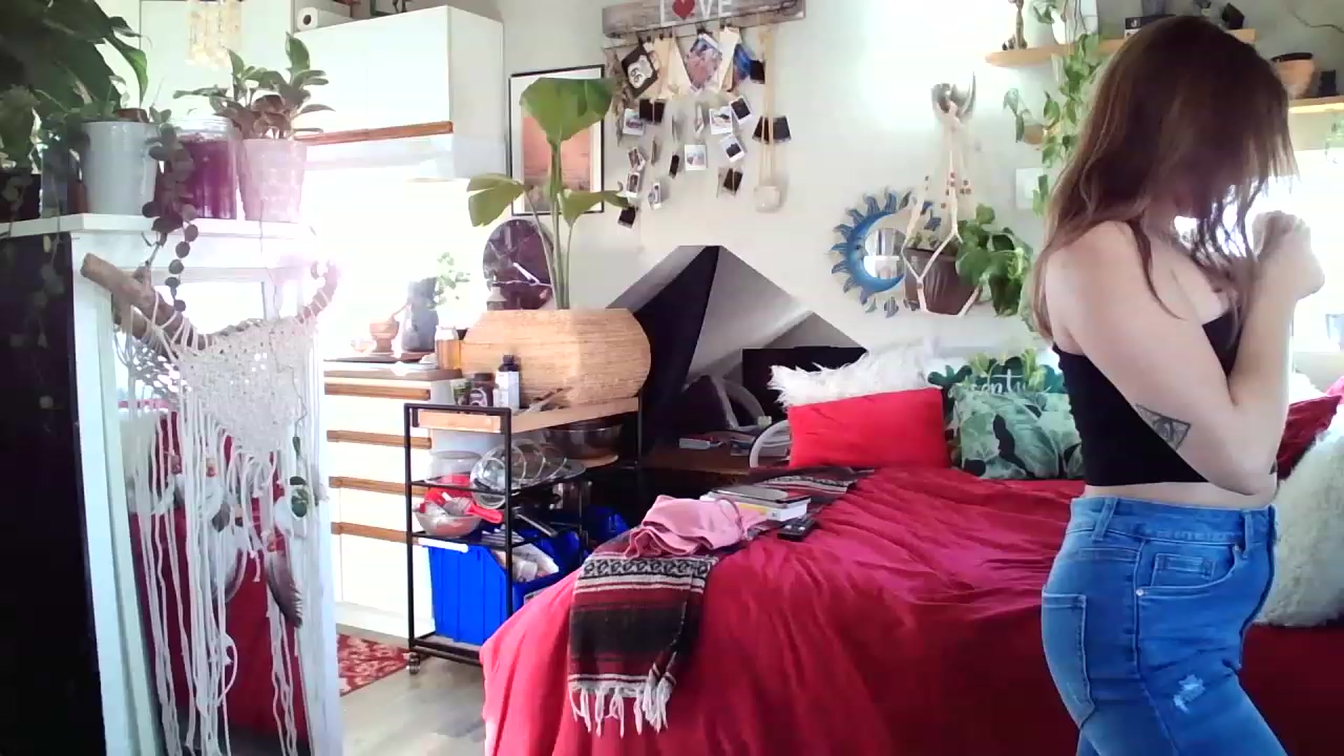 Gallery image thumbnail from Sexylexi211's myfreecams stream on, 11/24/2022, 19:19 image 10 of 20