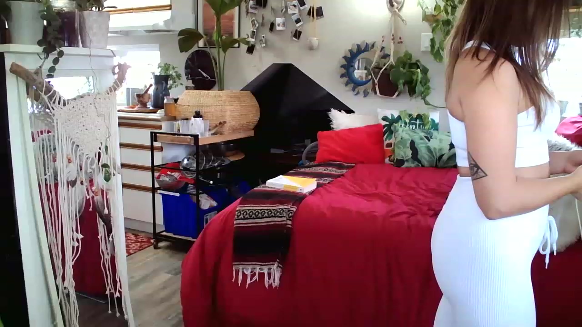 Gallery image thumbnail from Sexylexi211's myfreecams stream on, 12/01/2022, 08:10 image 17 of 20