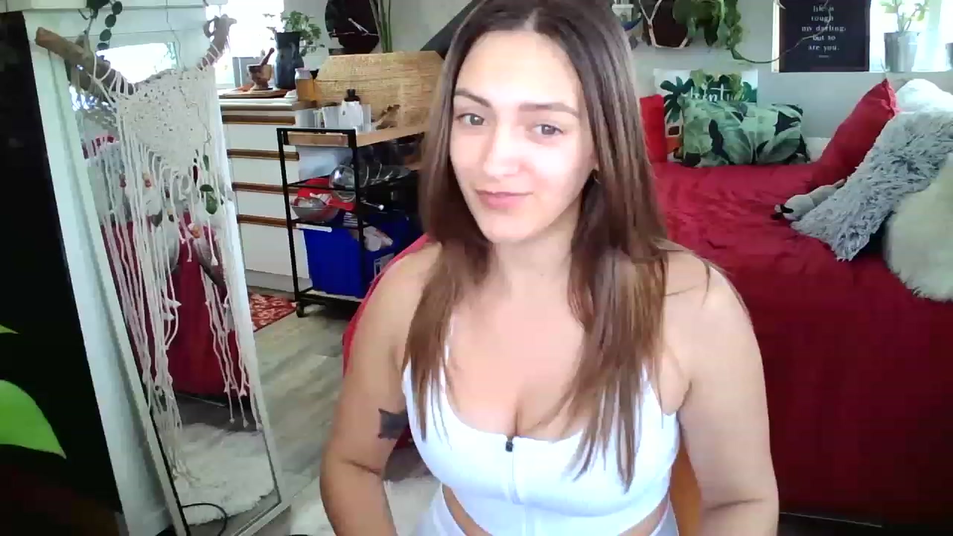 Gallery image thumbnail from Sexylexi211's myfreecams stream on, 12/01/2022, 08:10 image 14 of 20
