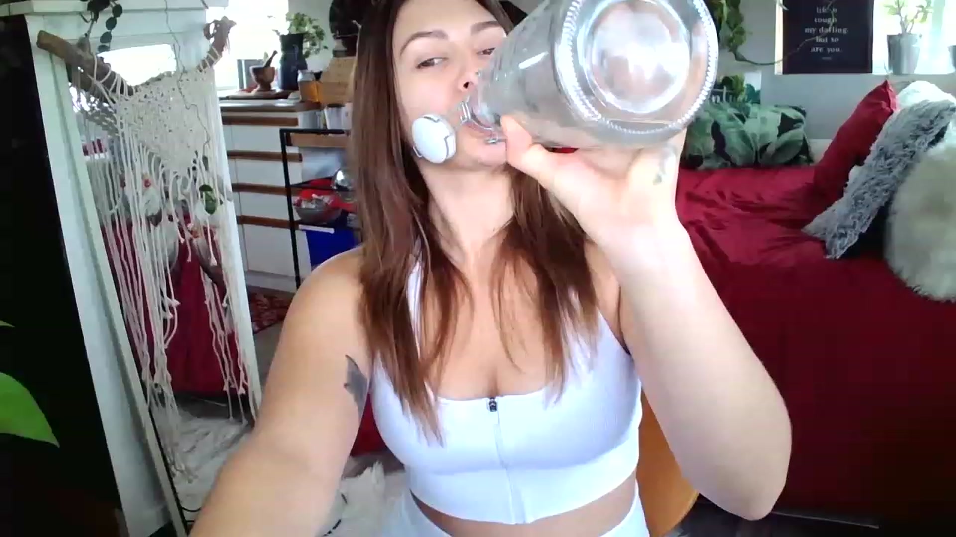 Gallery image thumbnail from Sexylexi211's myfreecams stream on, 12/01/2022, 08:10 image 5 of 20