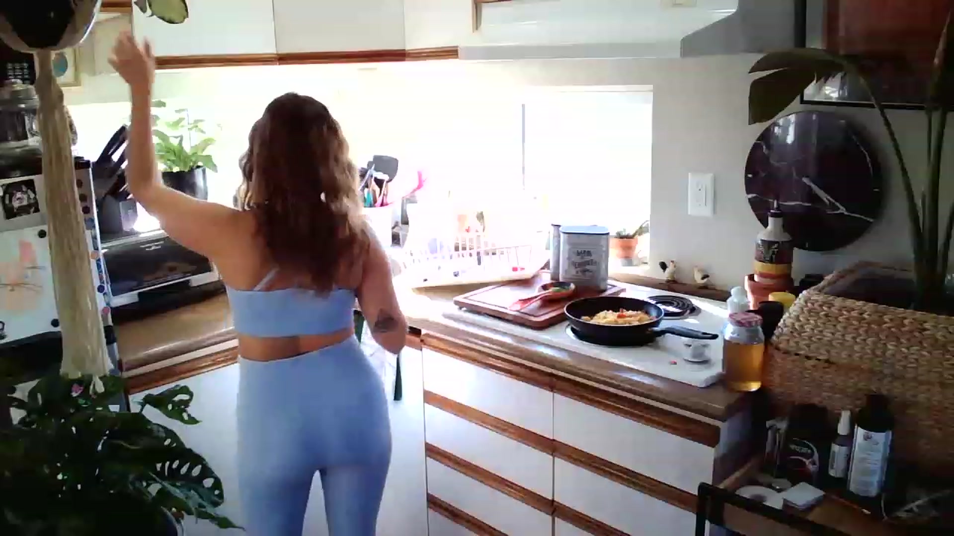 Gallery image thumbnail from Sexylexi211's myfreecams stream on, 12/02/2022, 01:14 image 10 of 20