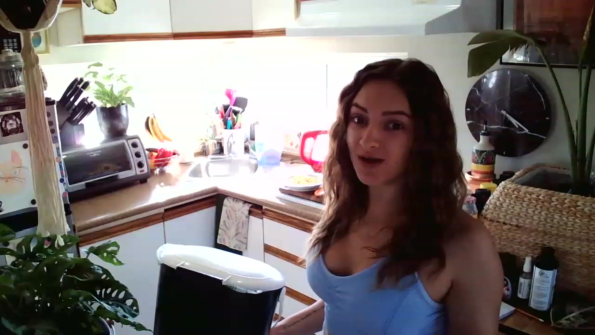 Gallery image thumbnail from Sexylexi211's myfreecams stream on, 12/02/2022, 01:14 image 12 of 20