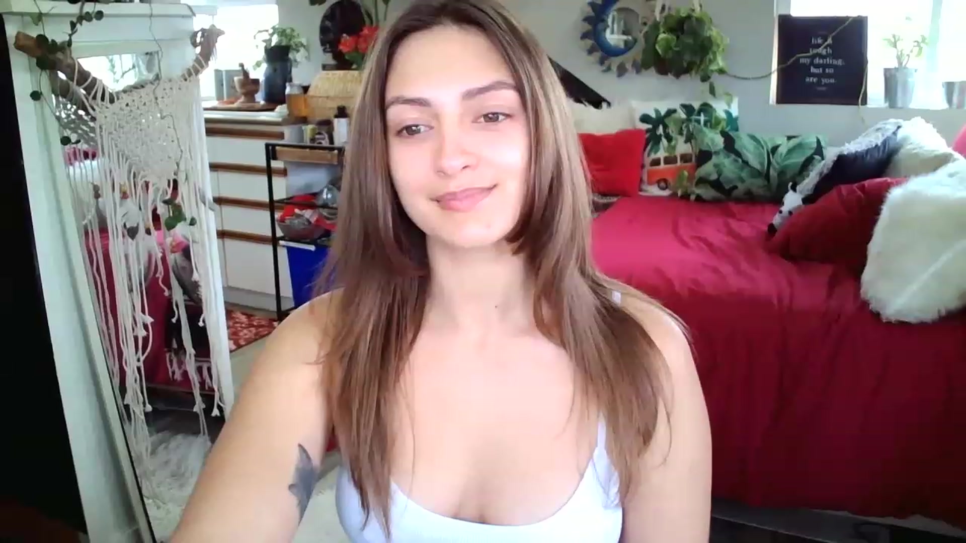 Gallery image thumbnail from Sexylexi211's myfreecams stream on, 11/28/2022, 17:53 image 6 of 20