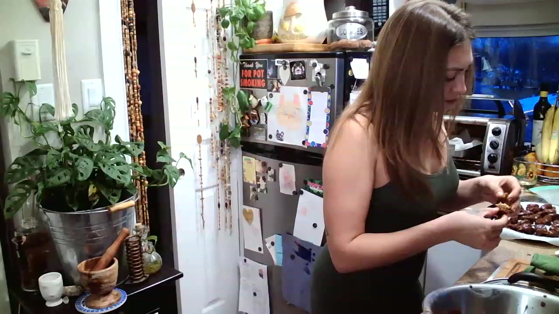 Gallery image thumbnail from Sexylexi211's myfreecams stream on, 12/22/2022, 22:32 image 2 of 20