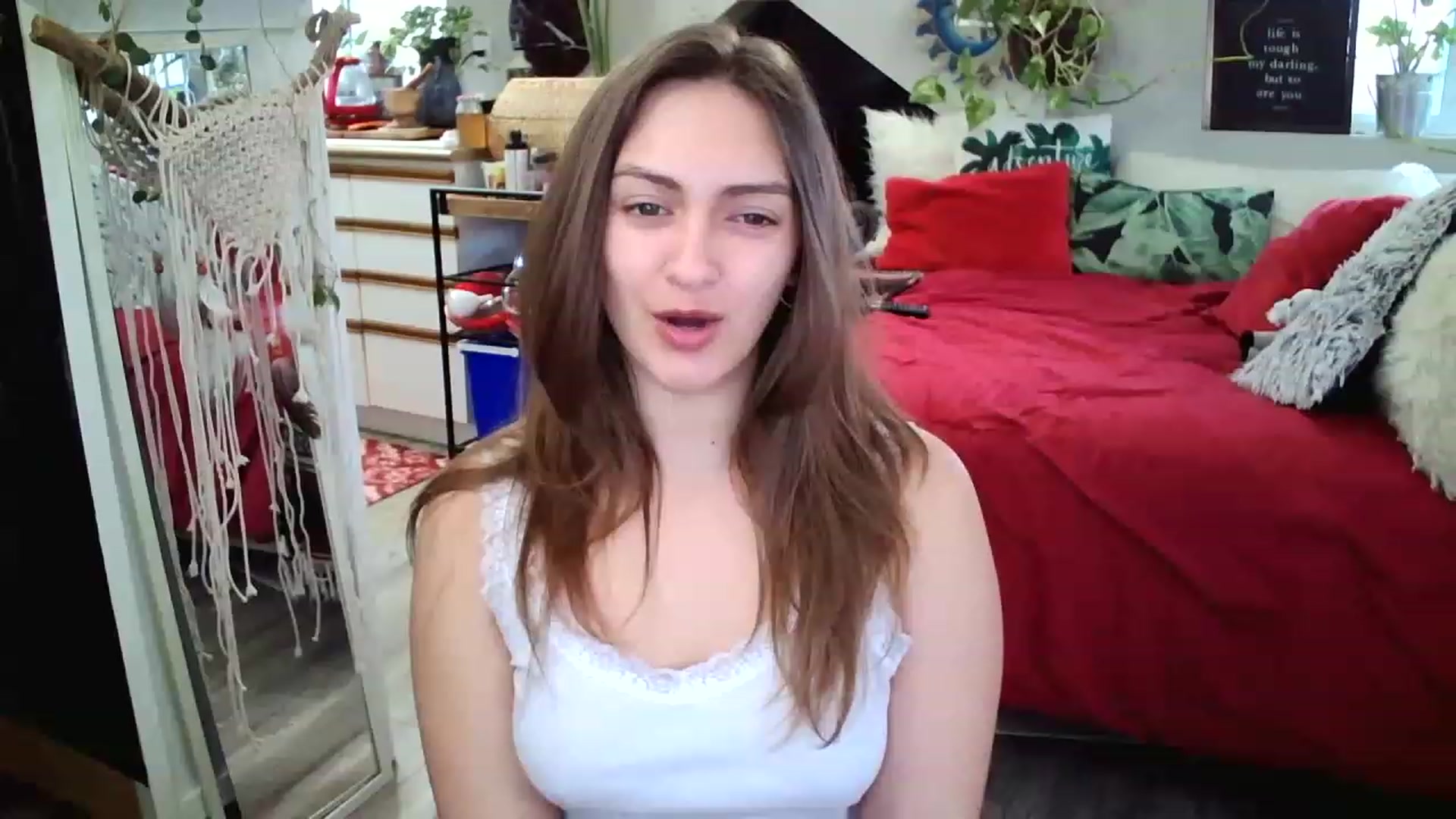 Gallery image thumbnail from Sexylexi211's myfreecams stream on, 01/01/2023, 20:53 image 18 of 20