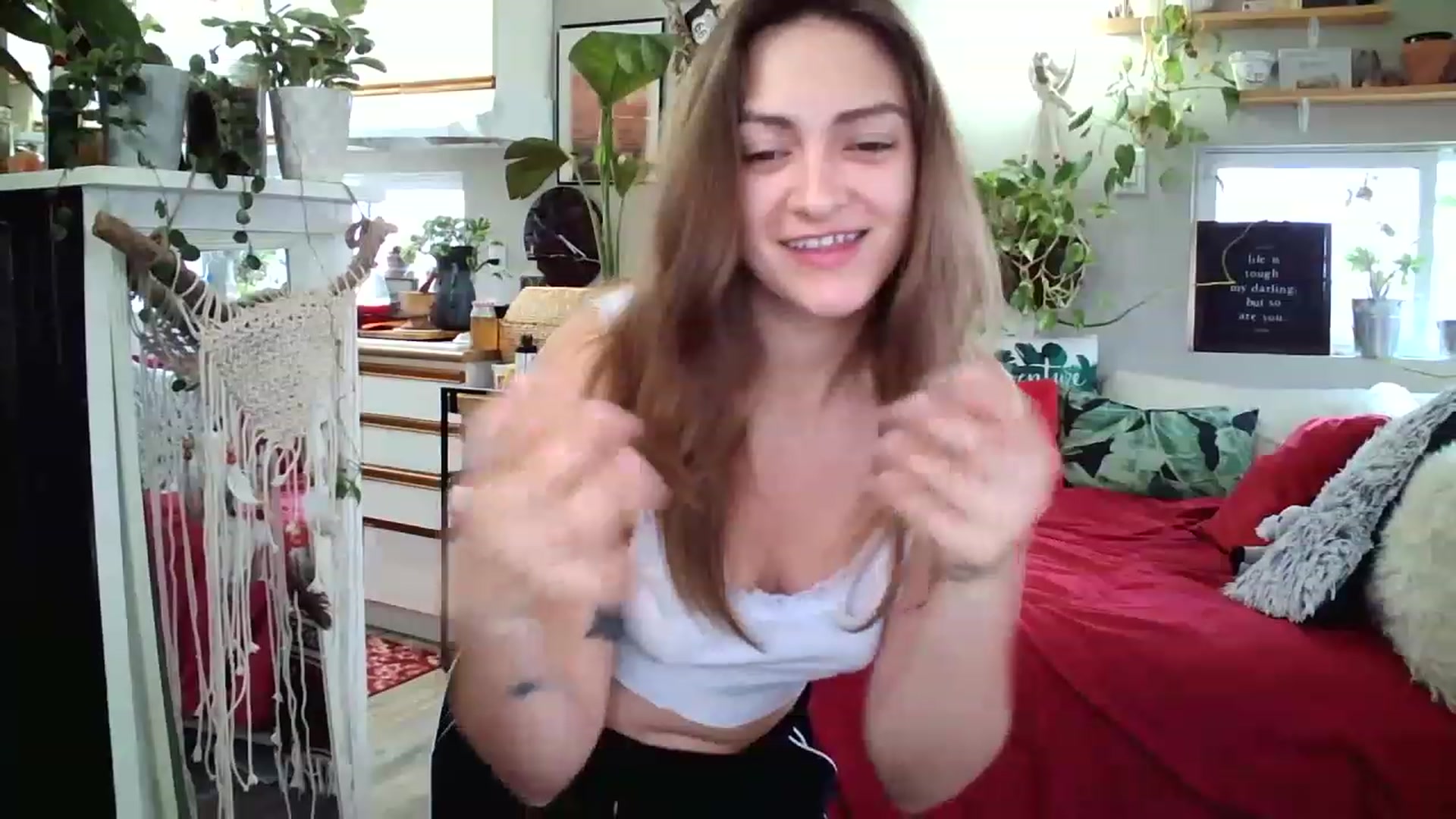 Gallery image thumbnail from Sexylexi211's myfreecams stream on, 01/01/2023, 20:53 image 6 of 20
