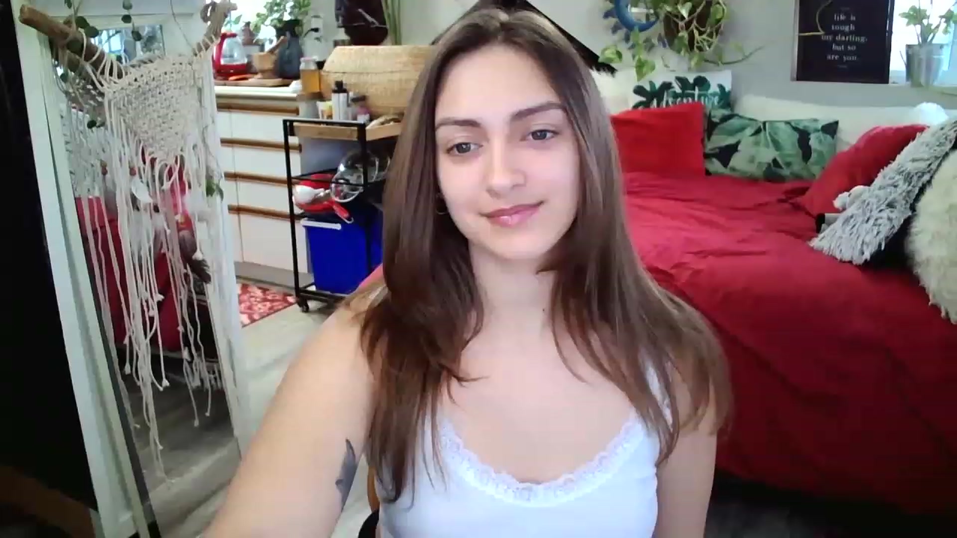 Gallery image thumbnail from Sexylexi211's myfreecams stream on, 01/01/2023, 20:53 image 19 of 20