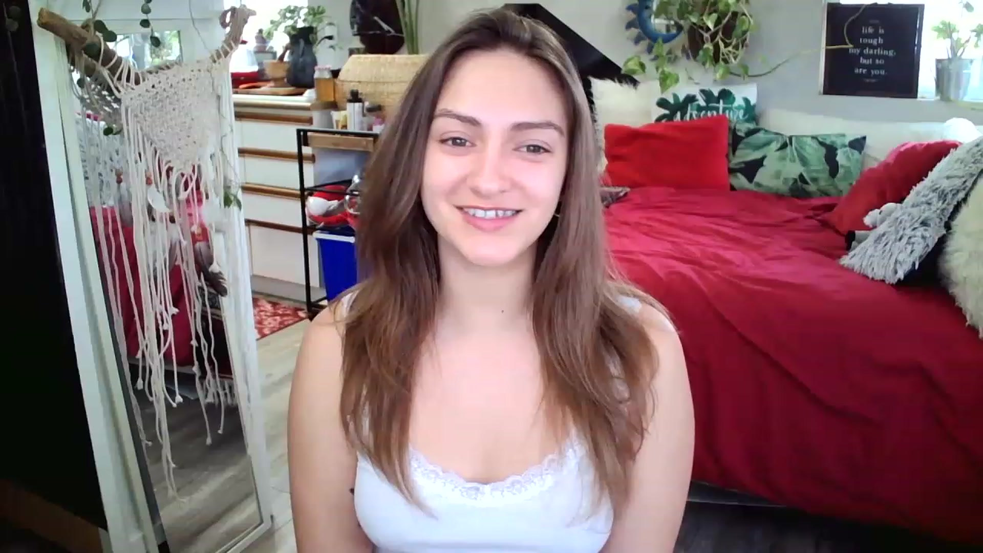 Gallery image thumbnail from Sexylexi211's myfreecams stream on, 01/01/2023, 20:53 image 4 of 20