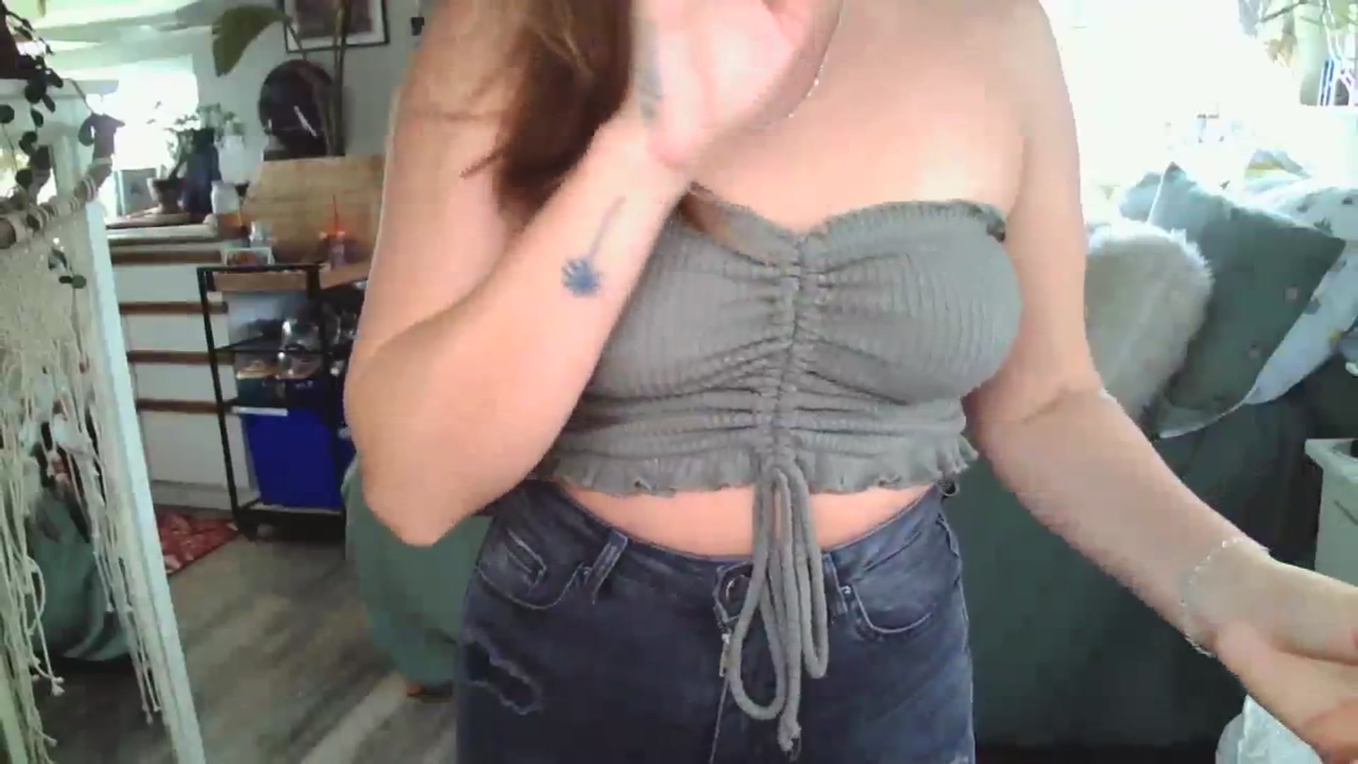 Gallery image thumbnail from Sexylexi211's myfreecams stream on, 03/16/2024, 15:05 image 11 of 20