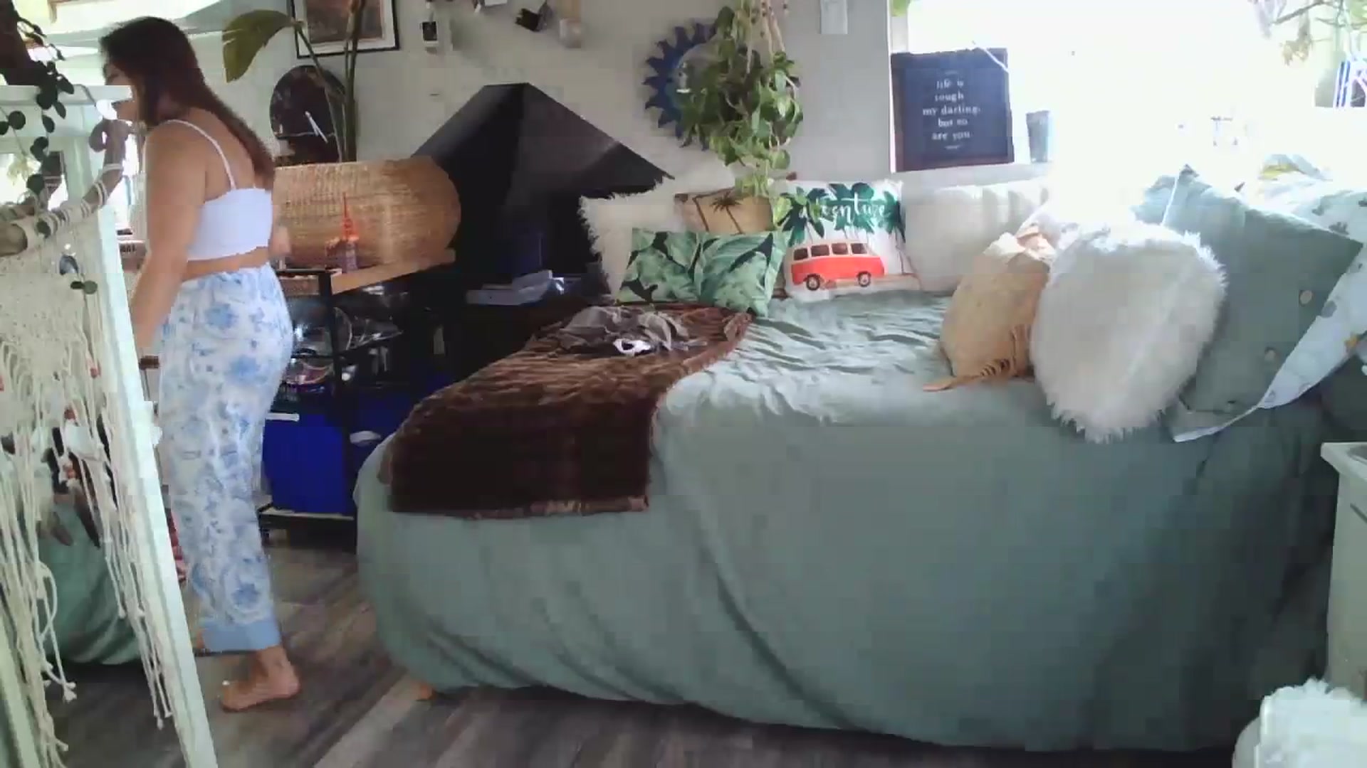 Gallery image thumbnail from Sexylexi211's myfreecams stream on, 03/16/2024, 15:05 image 17 of 20