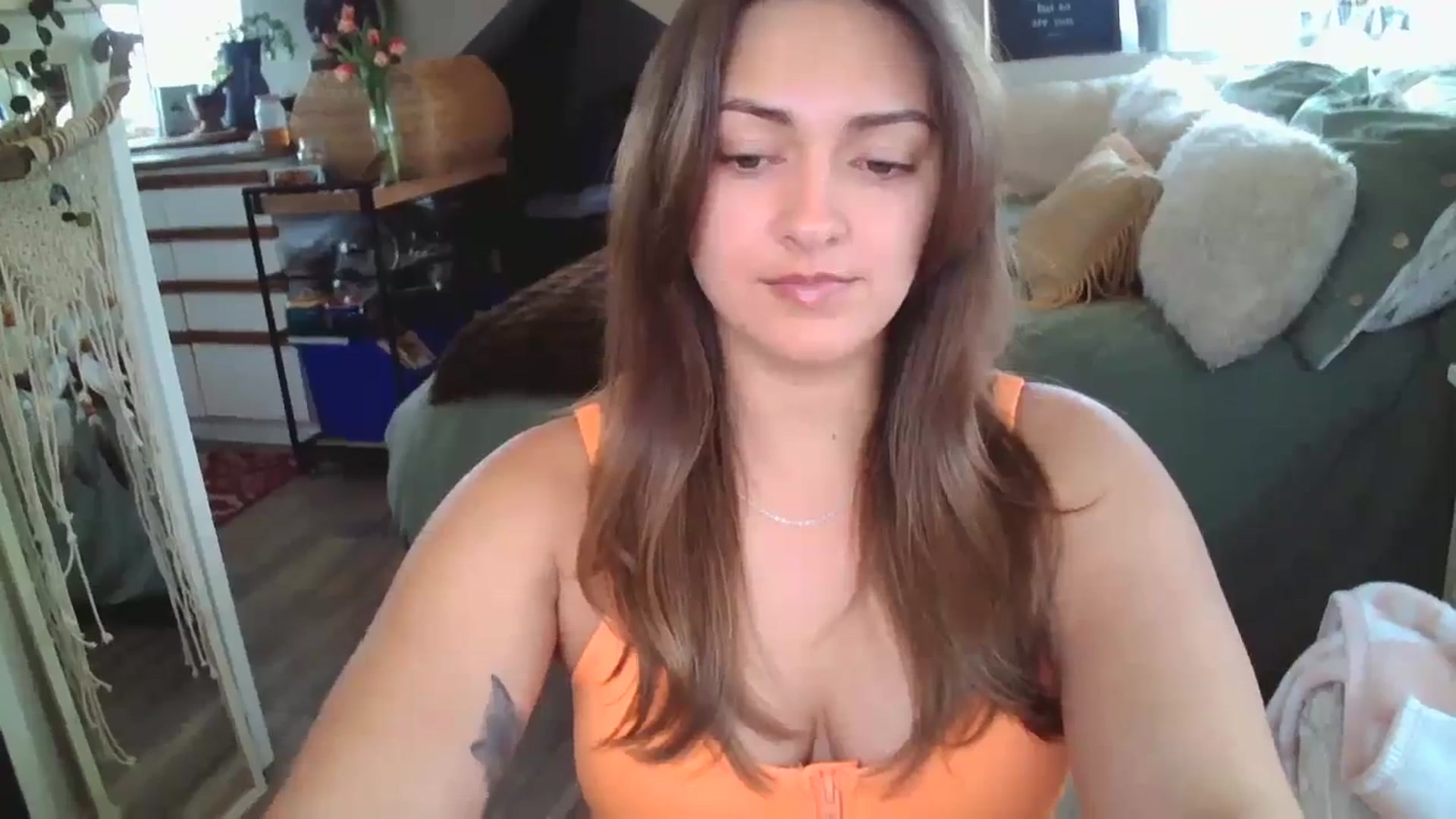 Gallery image thumbnail from Sexylexi211's myfreecams stream on, 03/18/2024, 16:44 image 7 of 20