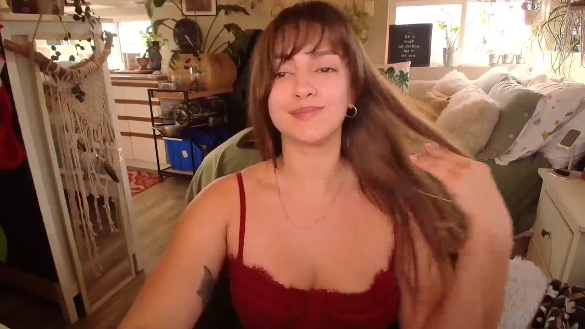 Gallery image thumbnail from Sexylexi211's myfreecams stream on, 12/31/2024, 19:57 image 6 of 20