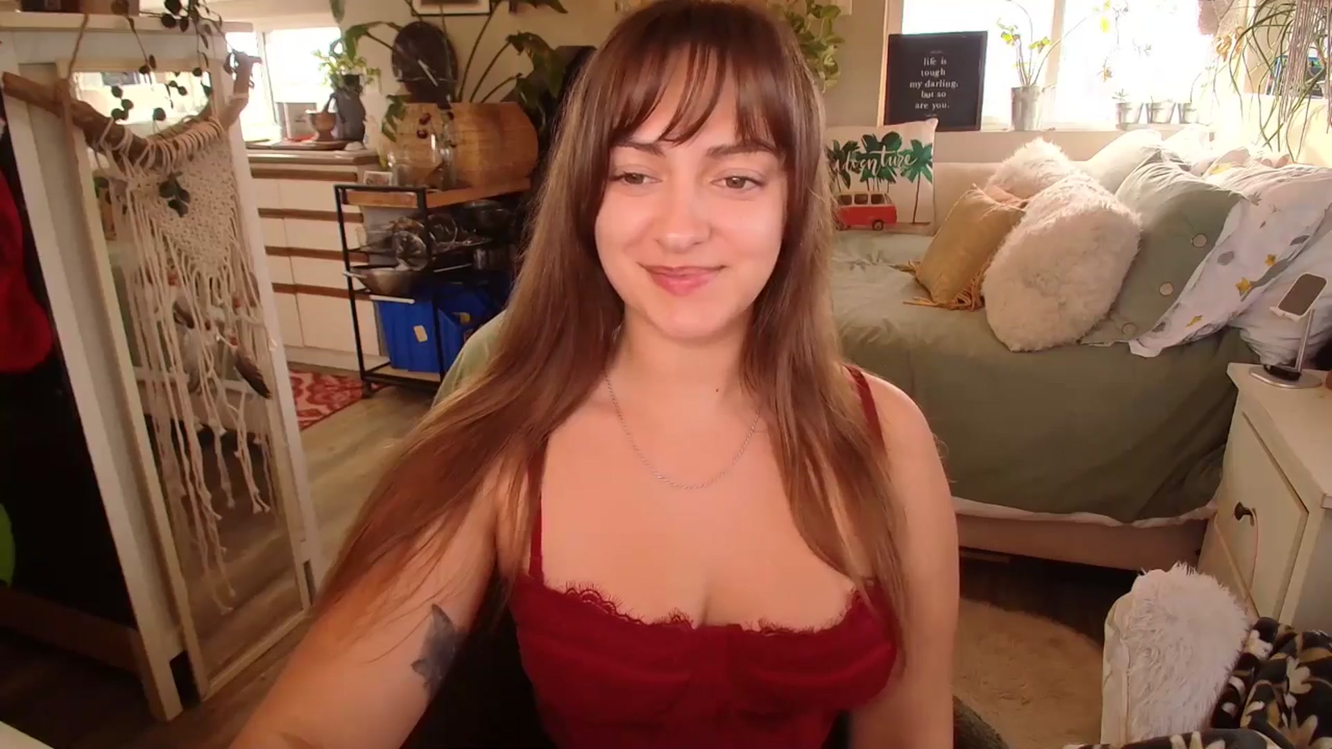 Gallery image thumbnail from Sexylexi211's myfreecams stream on, 12/31/2024, 19:57 image 15 of 20