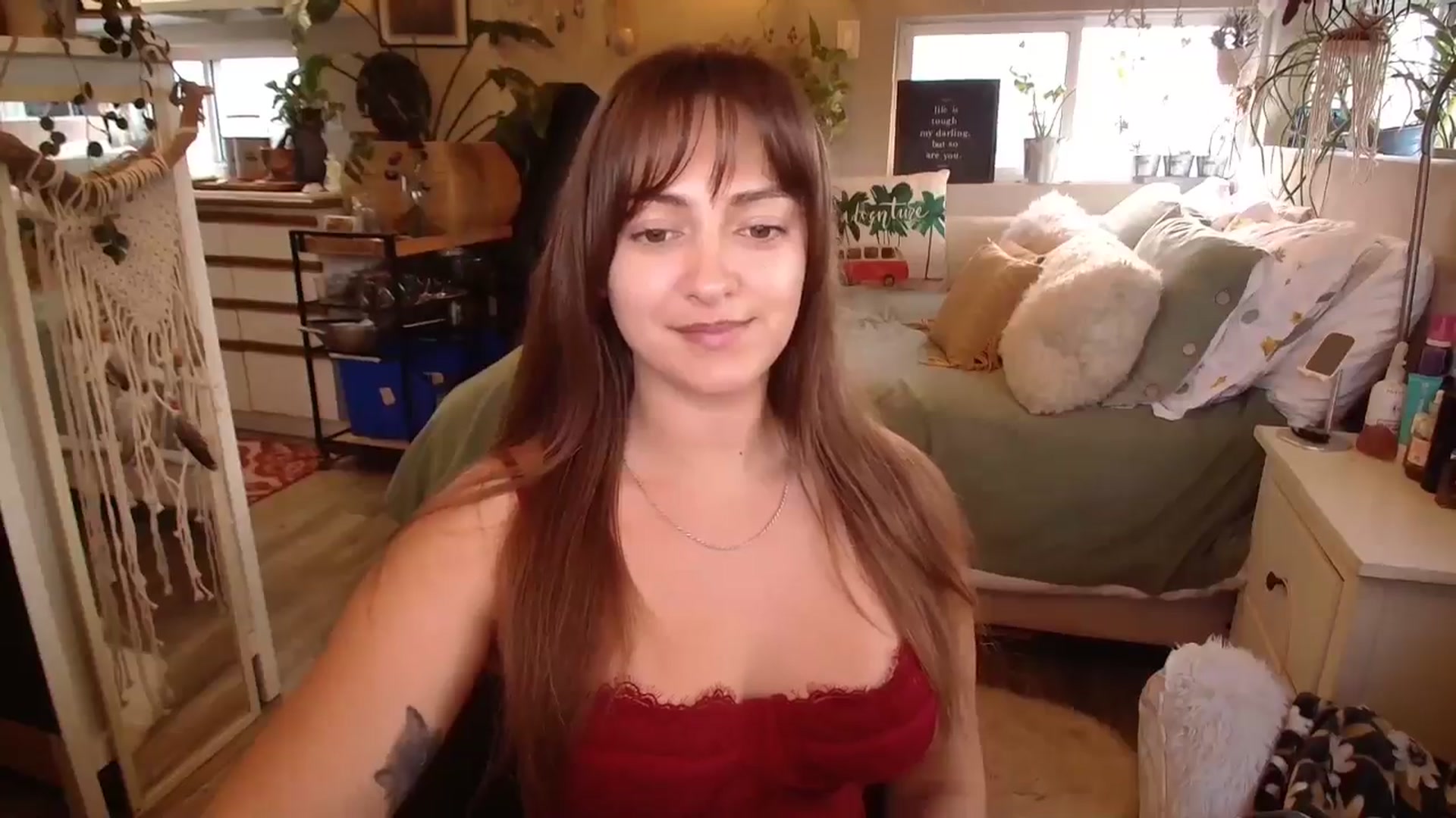 Gallery image thumbnail from Sexylexi211's myfreecams stream on, 12/31/2024, 20:47 image 6 of 20