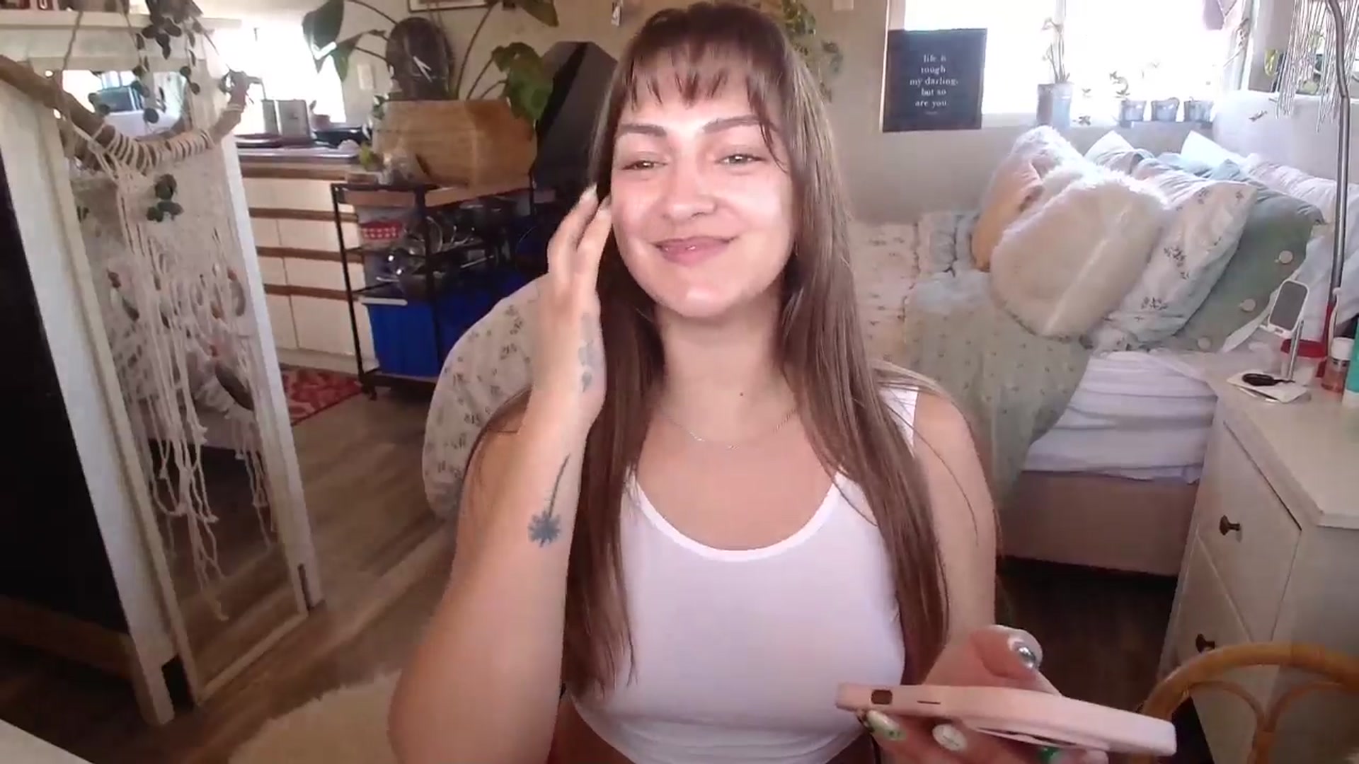 Gallery image thumbnail from Sexylexi211's myfreecams stream on, 04/17/2025, 14:08 image 5 of 20