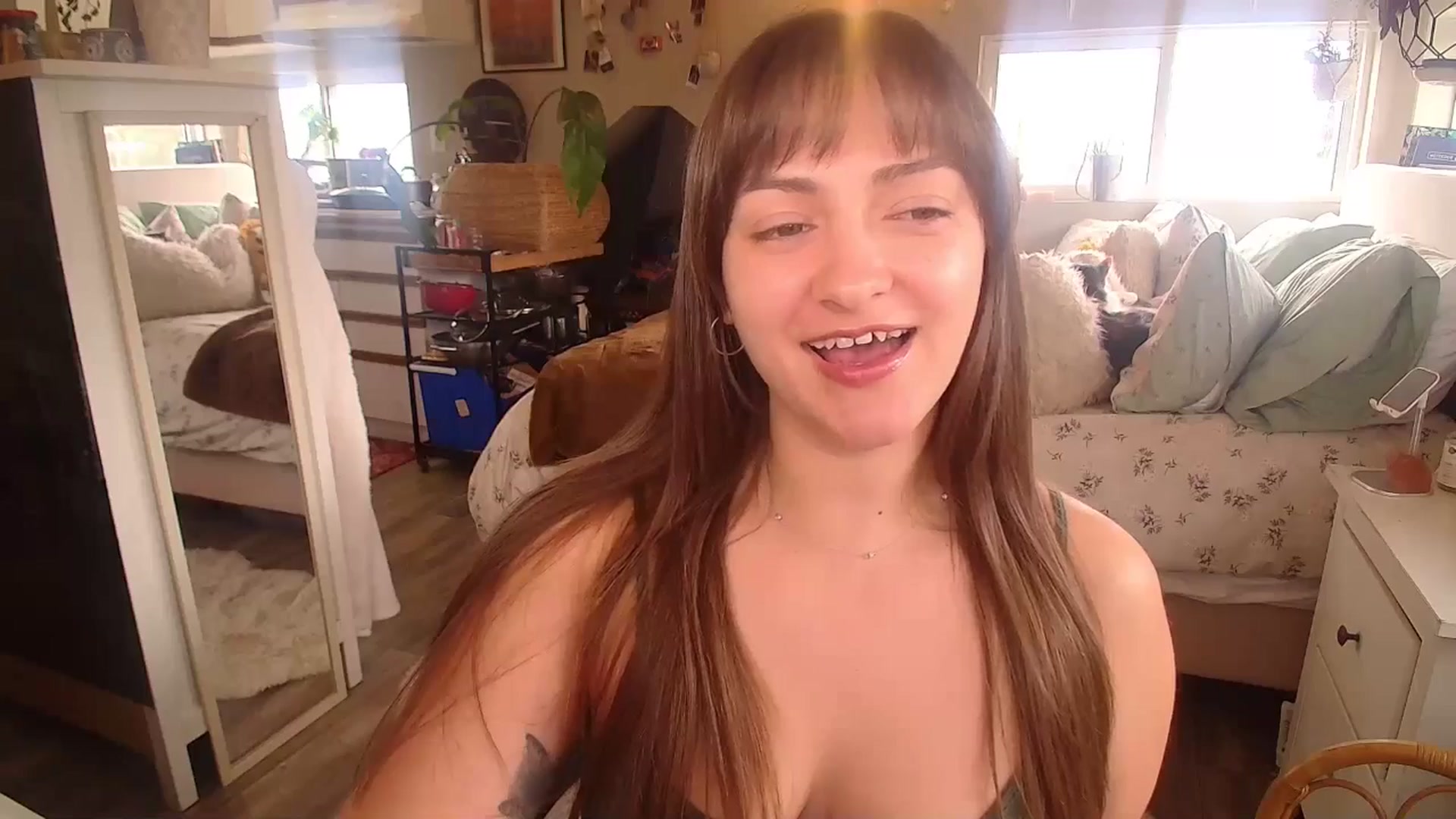 Gallery image thumbnail from Sexylexi211's myfreecams stream on, 04/05/2026, 17:07 image 13 of 20
