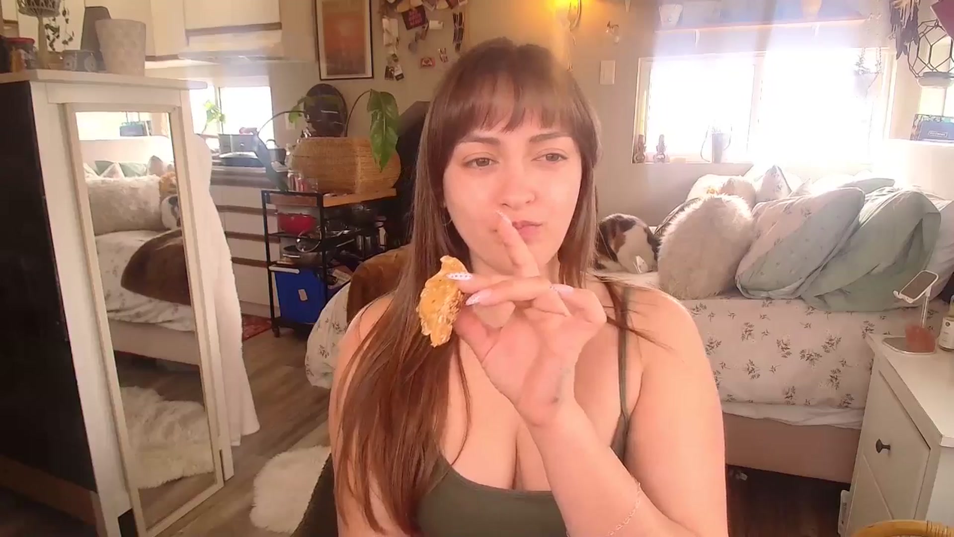 Gallery image thumbnail from Sexylexi211's myfreecams stream on, 04/05/2026, 17:07 image 3 of 20