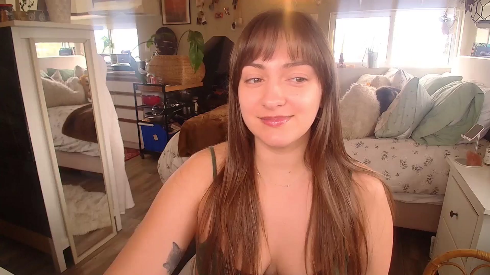 Gallery image thumbnail from Sexylexi211's myfreecams stream on, 04/05/2026, 17:07 image 10 of 20