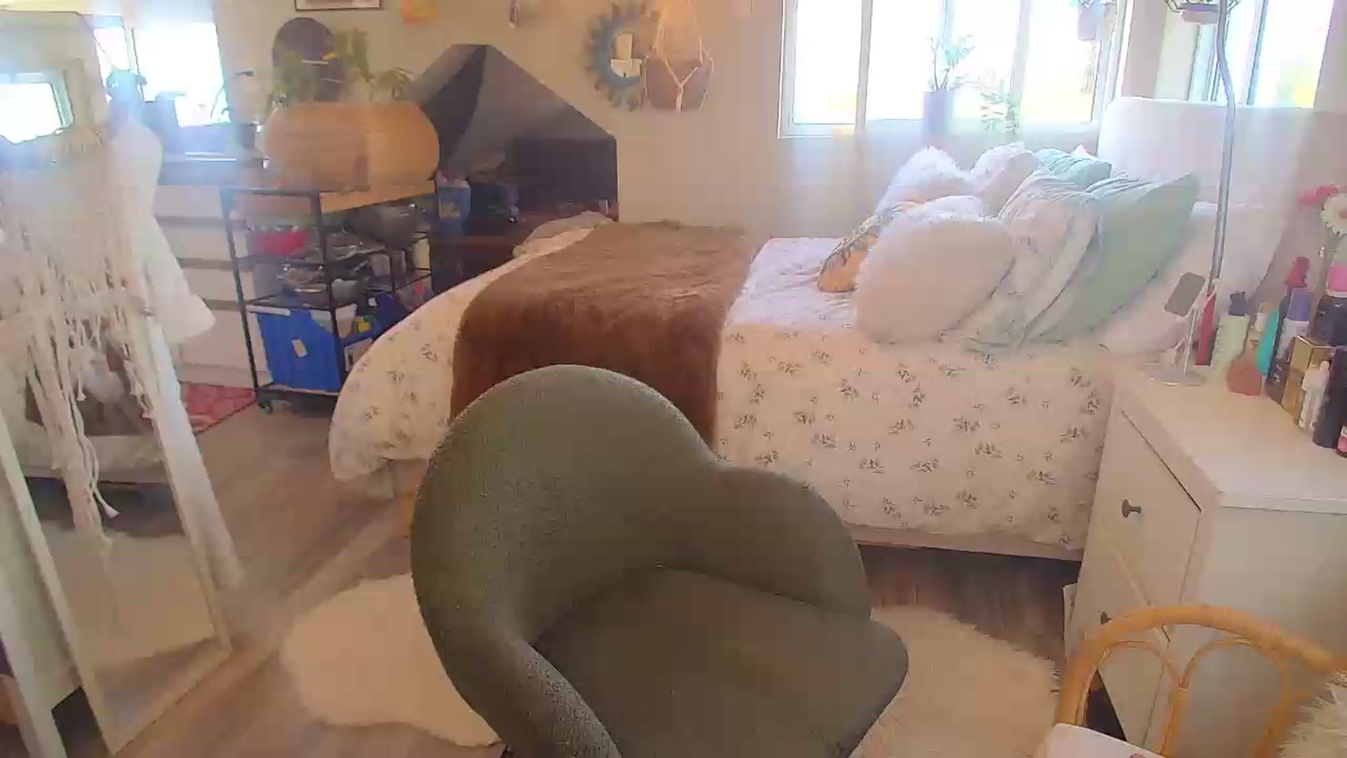 Gallery image thumbnail from Sexylexi211's myfreecams stream on, 05/18/2026, 16:30 image 16 of 20