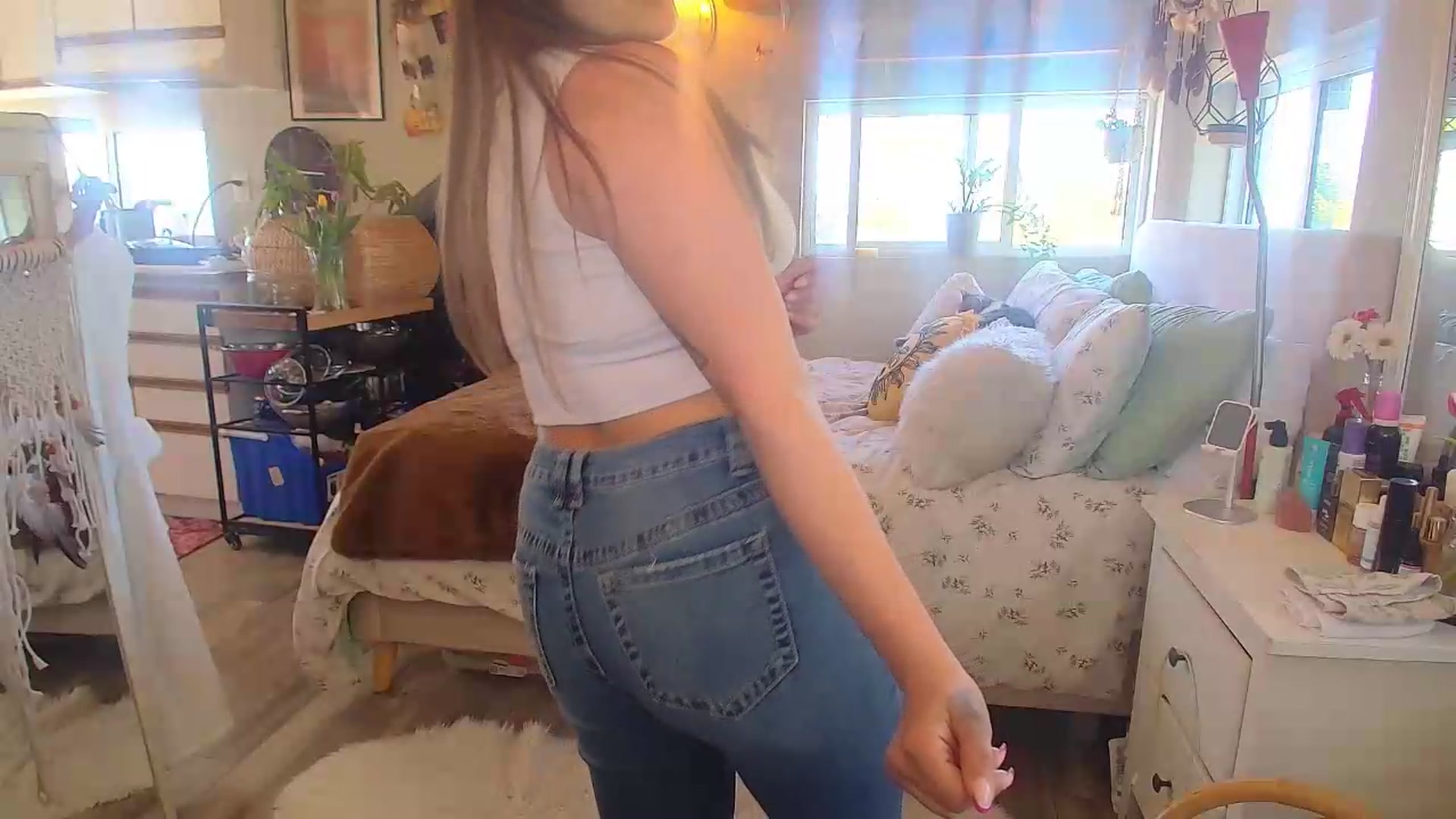 Gallery image thumbnail from Sexylexi211's myfreecams stream on, 05/21/2026, 16:22 image 3 of 20