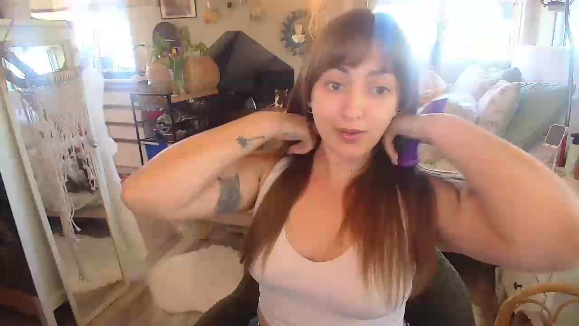 Gallery image thumbnail from Sexylexi211's myfreecams stream on, 05/21/2026, 16:54 image 20 of 20