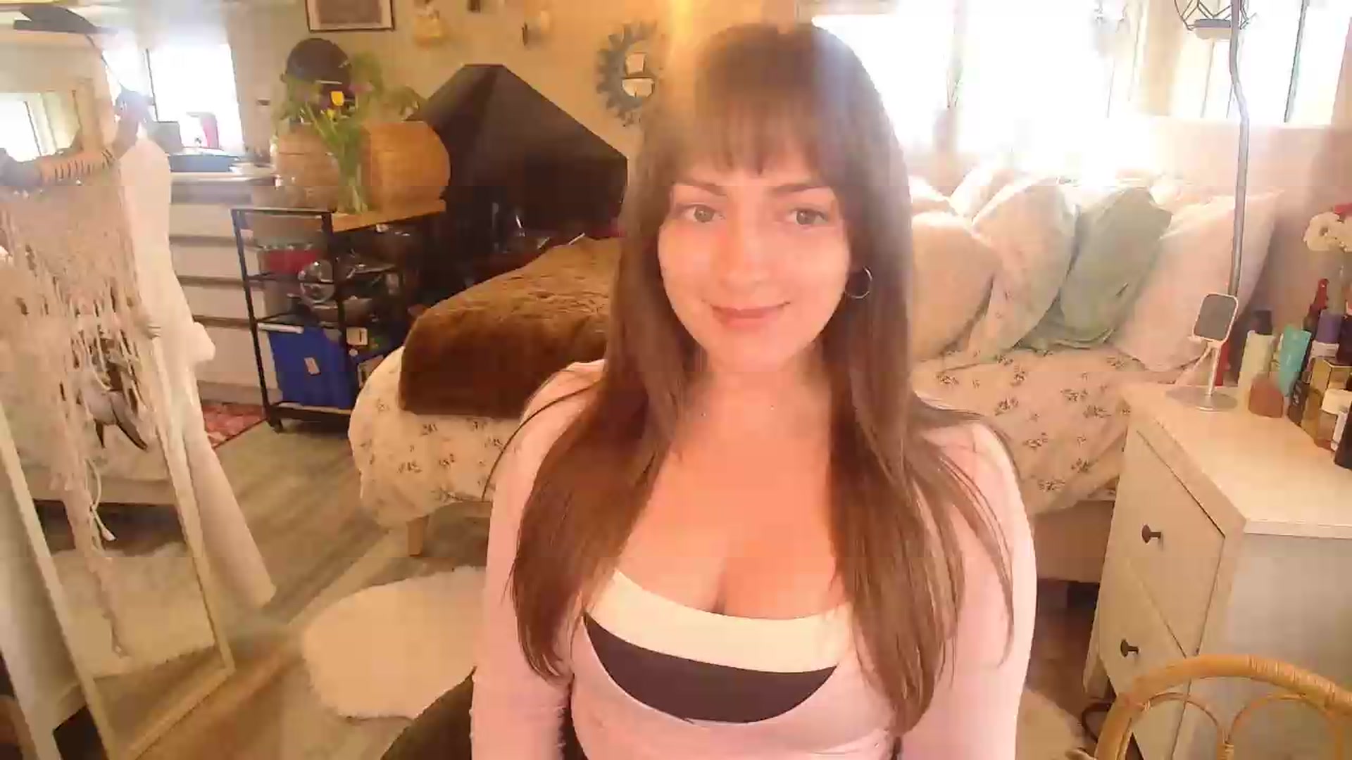 Gallery image thumbnail from Sexylexi211's myfreecams stream on, 05/23/2026, 16:10 image 13 of 20